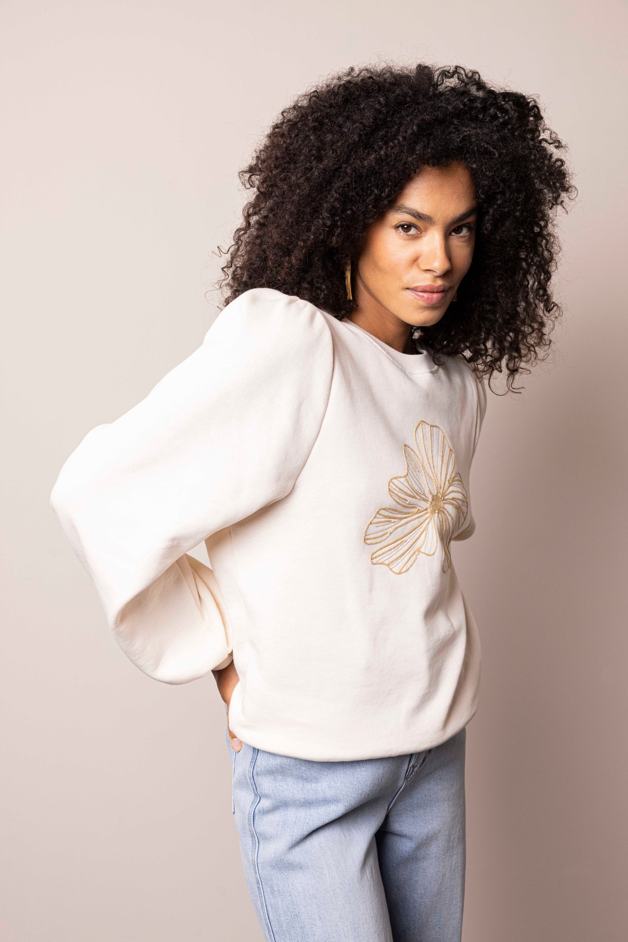 Norah Off-white sweater met bloem off-white 218060-101-36