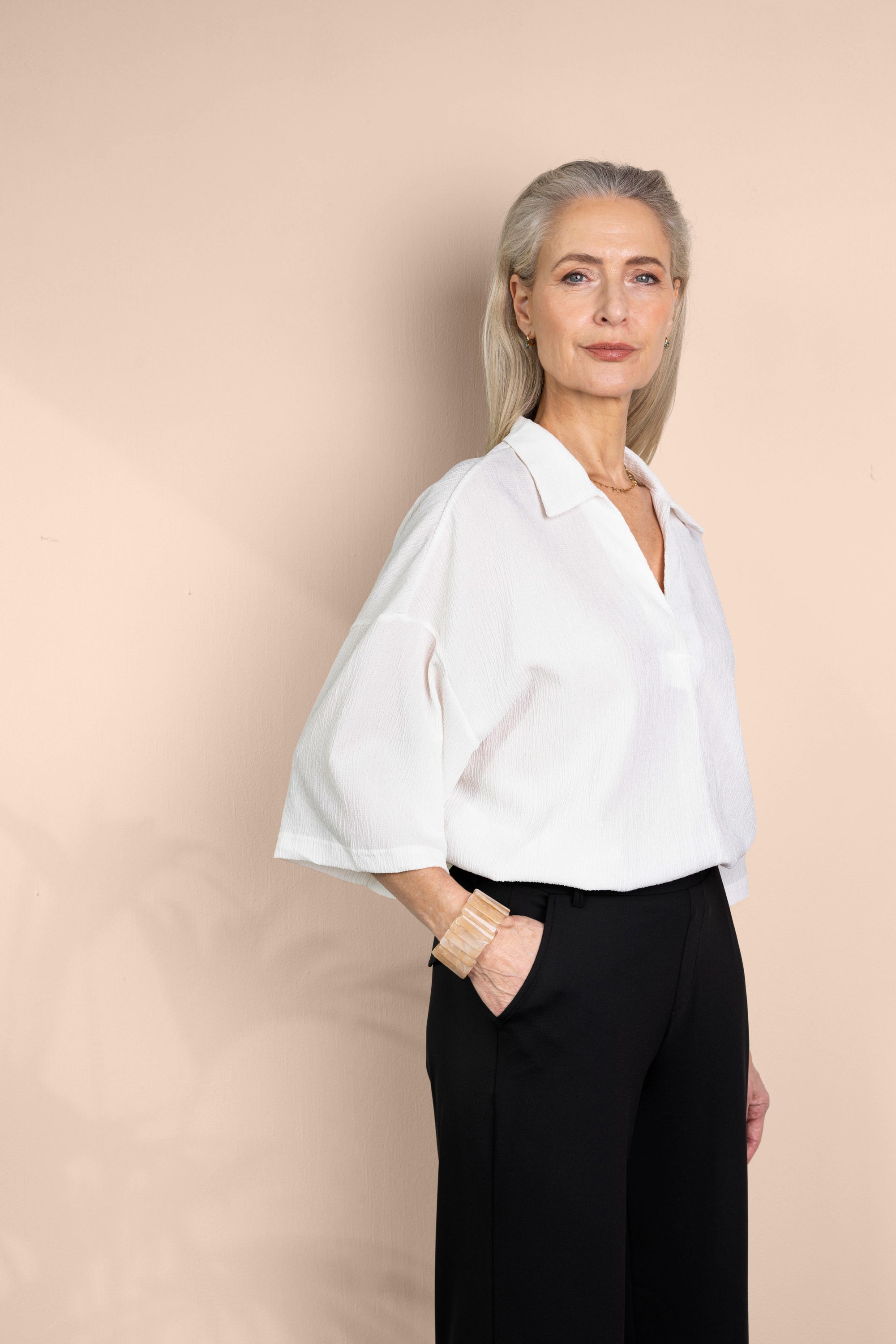 Norah Off-white blouse met klassieke kraag off-white 218091-101-34