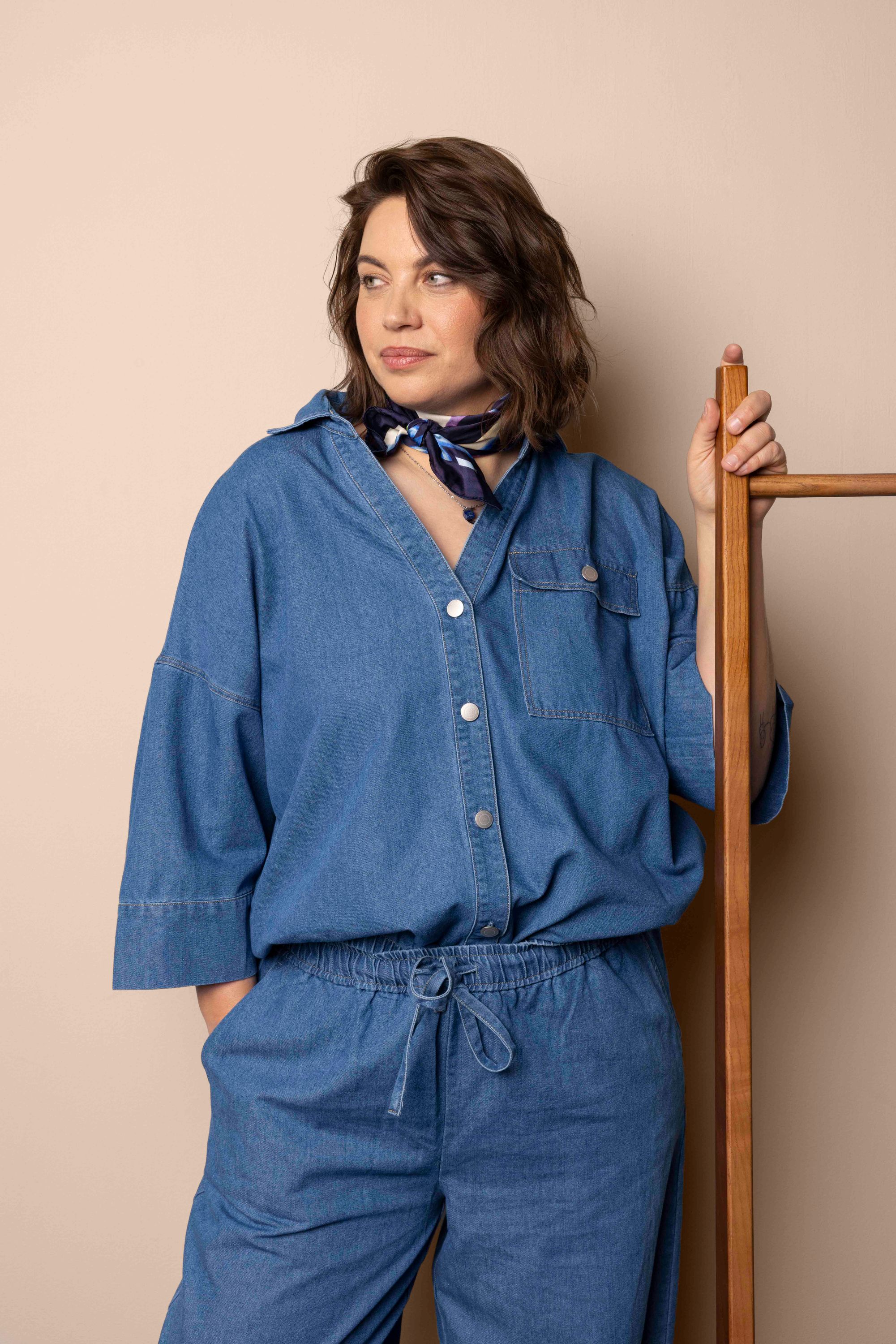 Norah Blauwe denim blouse met elastische band light denim 218142-478-34