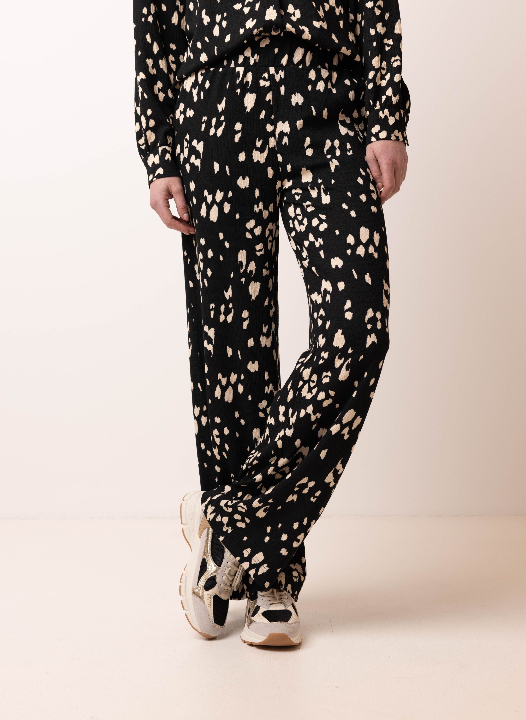 Norah Zwart/ecru wijde broek met grafische print black/ecru 218148-041-42