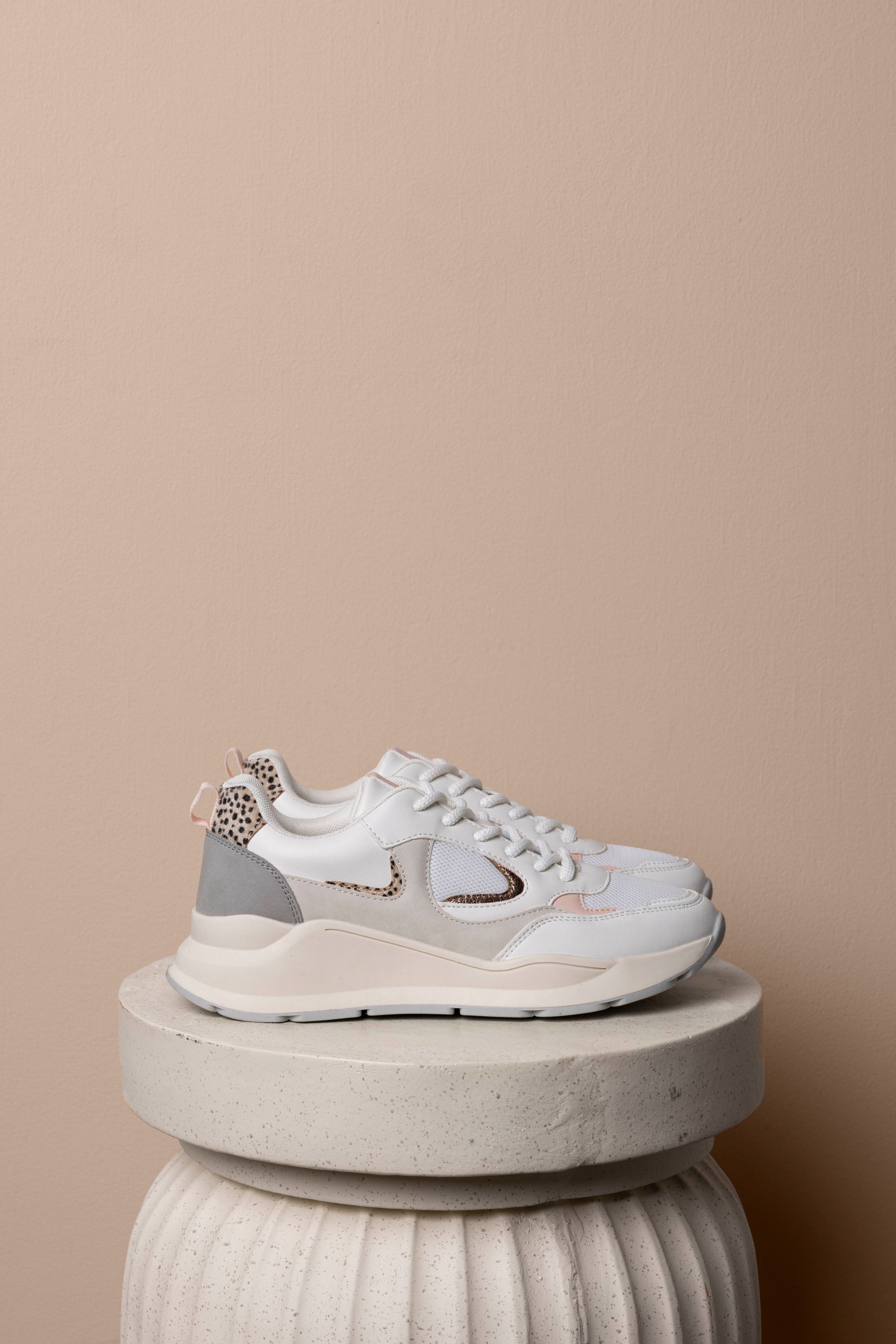 Norah Witte sneaker met metallic detail baby pink multicolor 218169-913-37