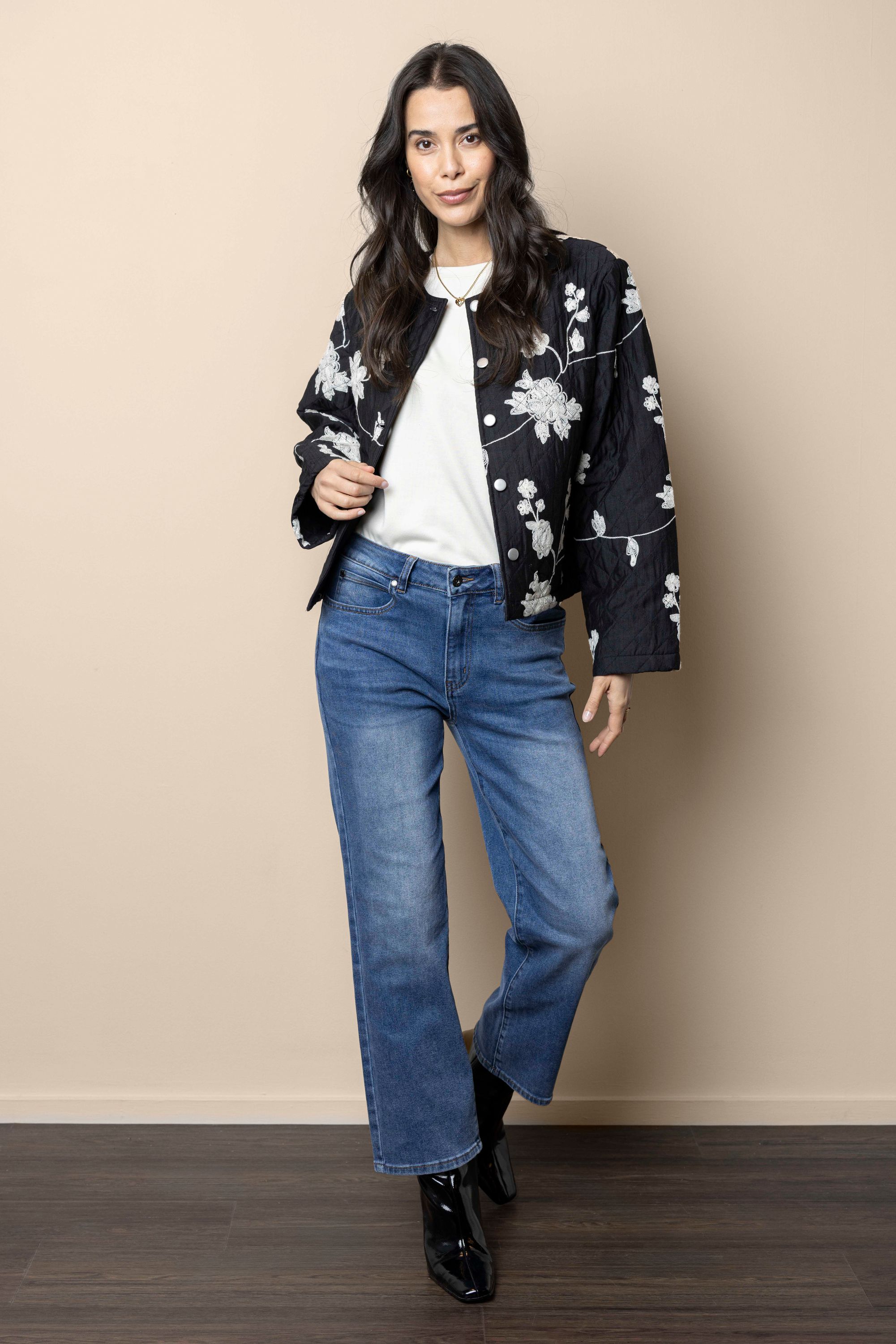 Norah Zwart jasje met bloemendessin black/ecru 218212-041-42