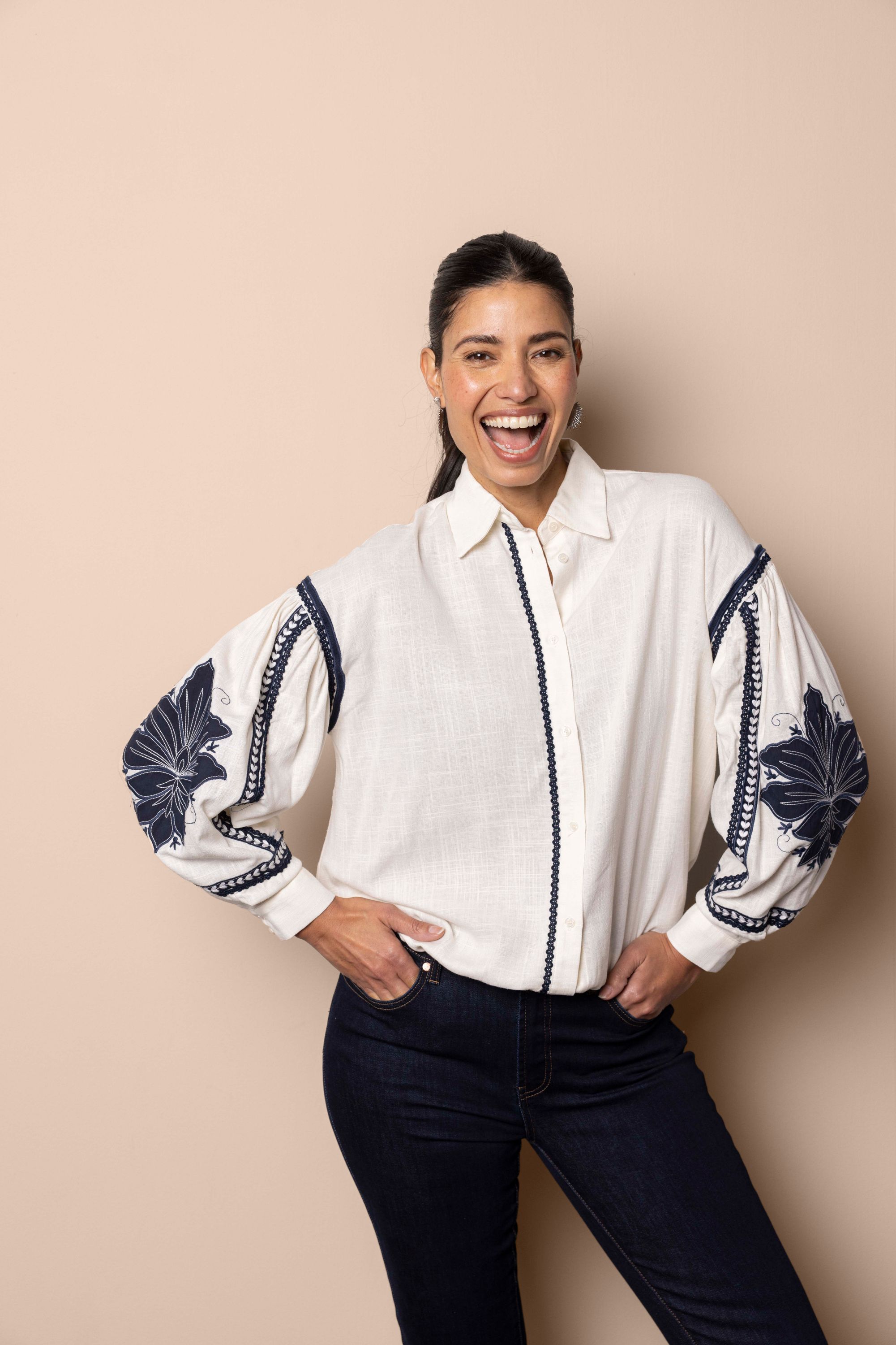 Norah Ecru blouse met borduursels ecru/blue 218231-174-34