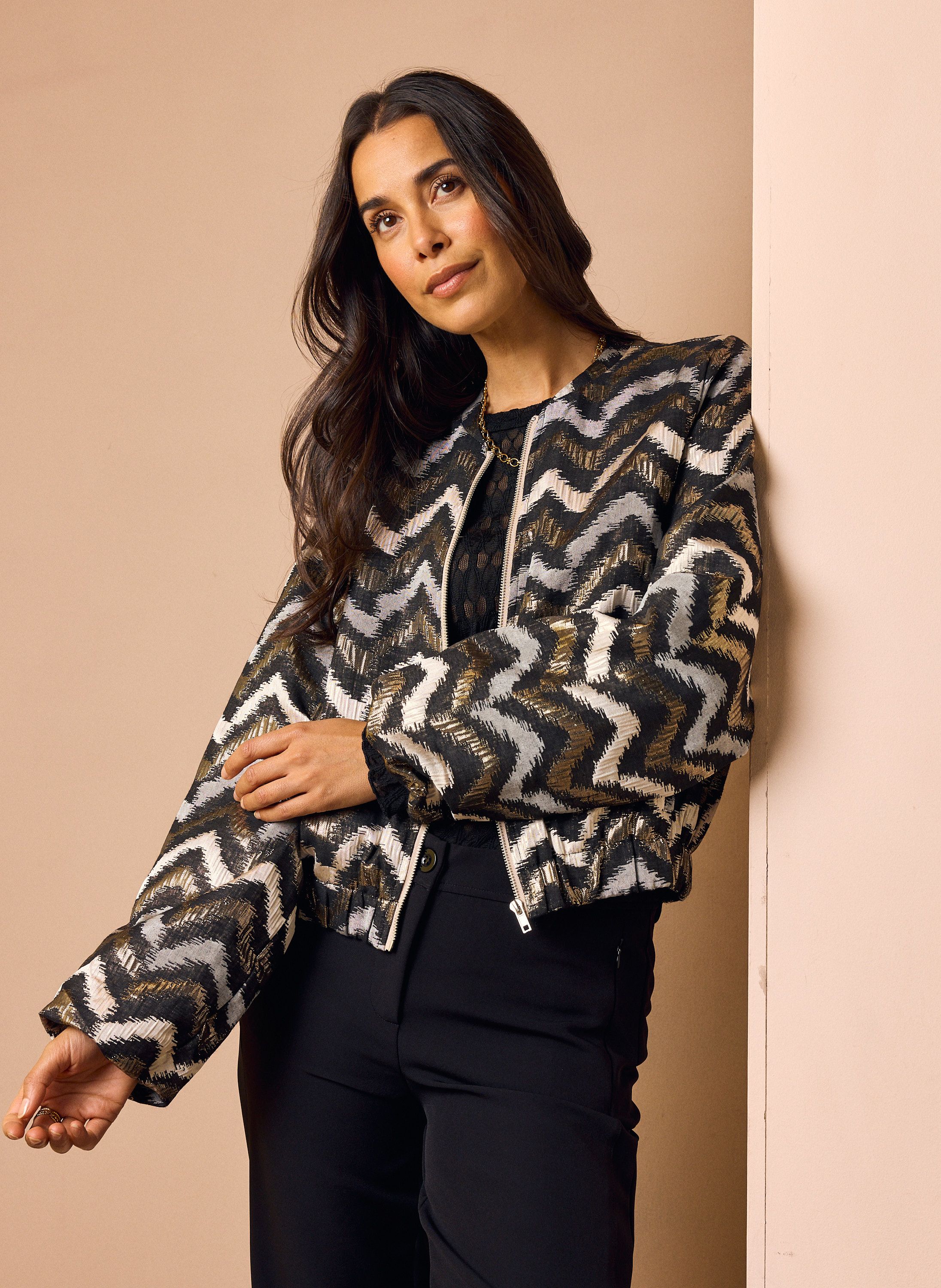 Norah Zwarte jas met zizagpatroon  black multicolor 218238-020