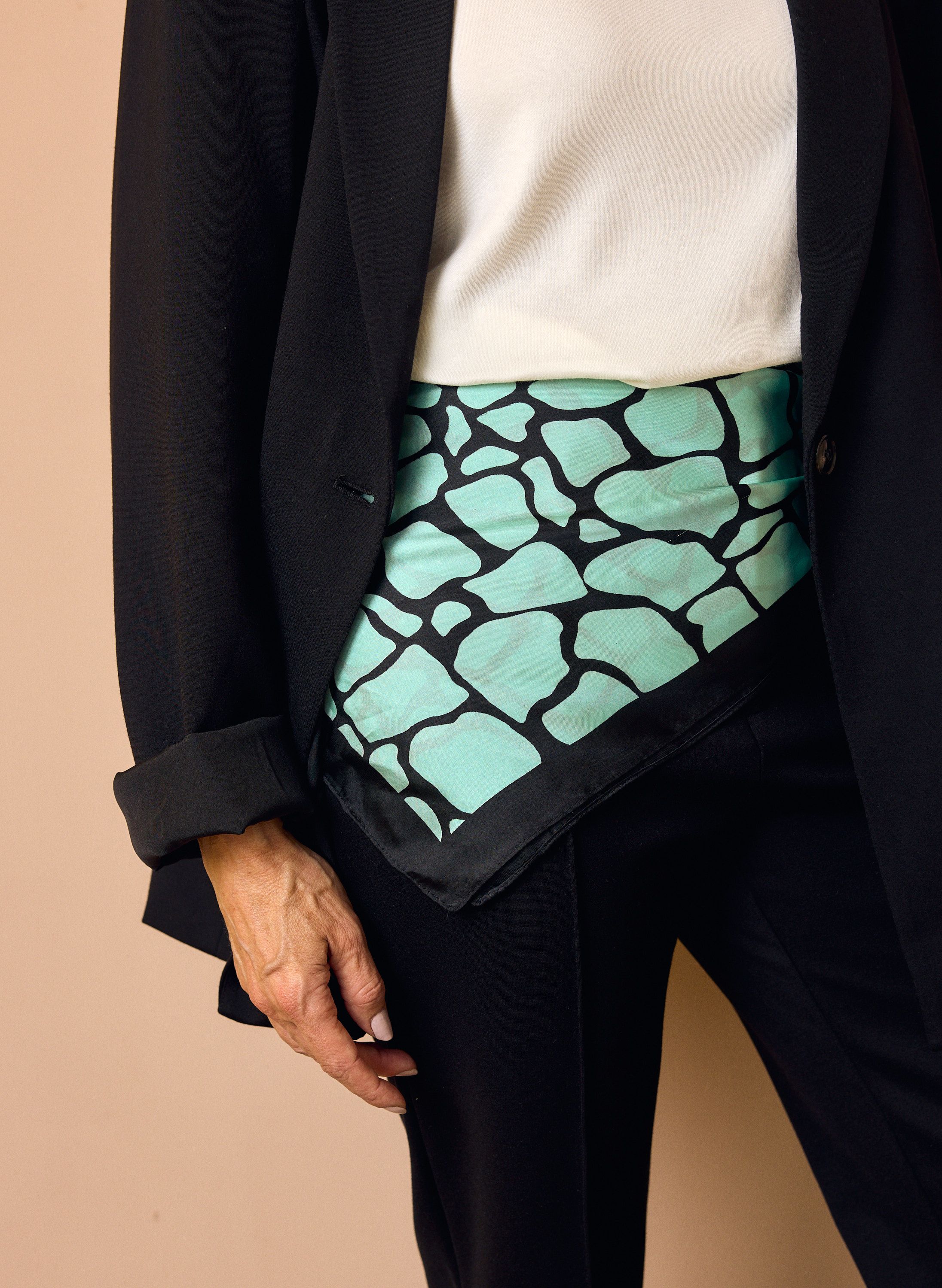 Norah Blauw/groene sjaal met grafische print black/green 218245-035