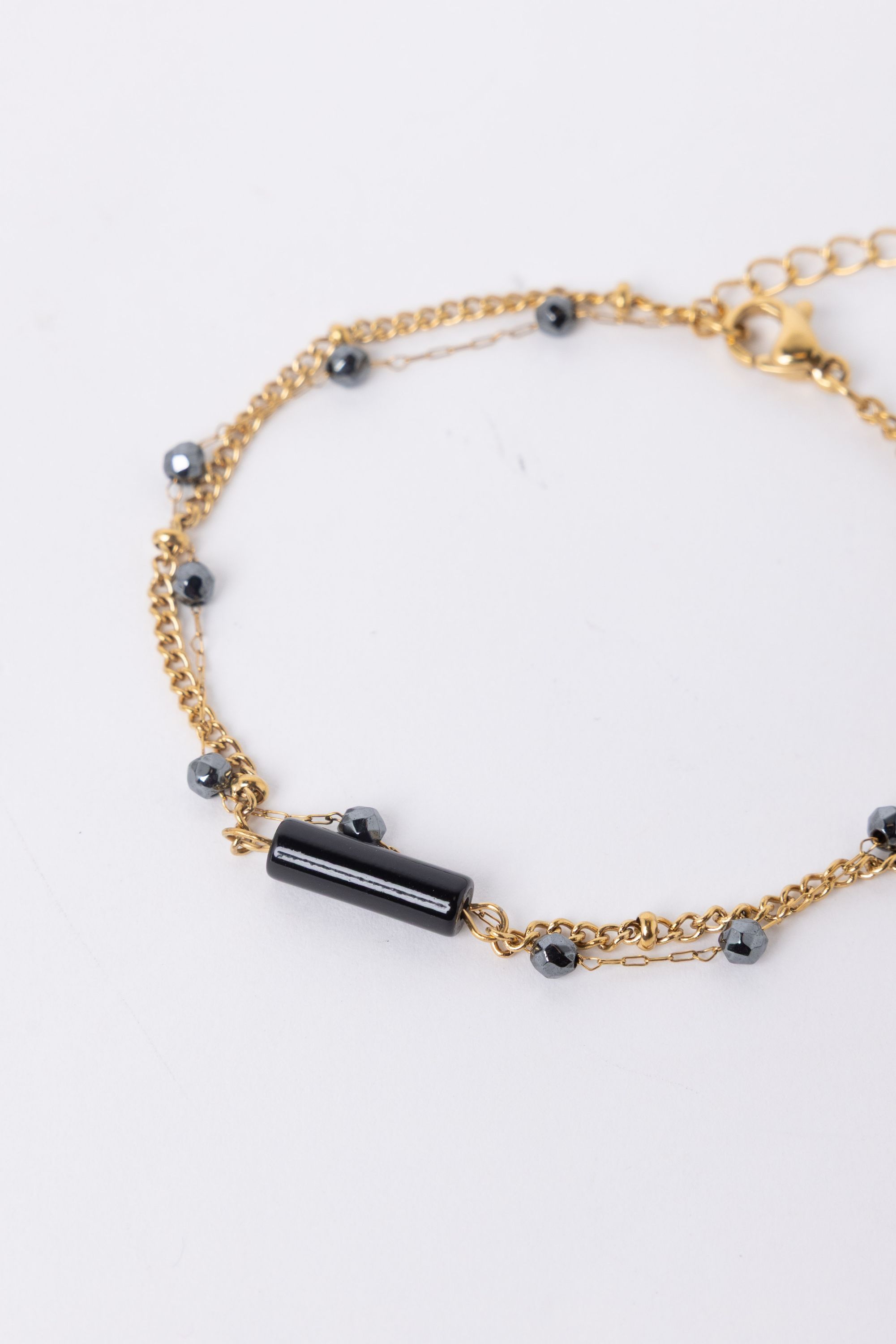 Norah Goudkleurige dubbele armband met zwarte kralen gold multicolor 218291-198-ONE