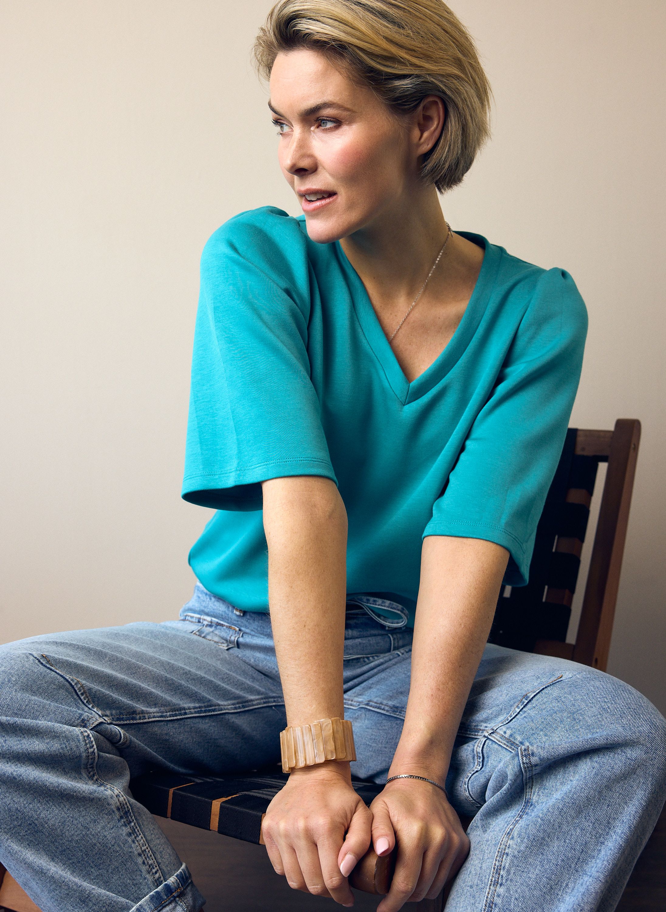 Norah Turquoise shirt met V-hals turquoise 218416-475-48