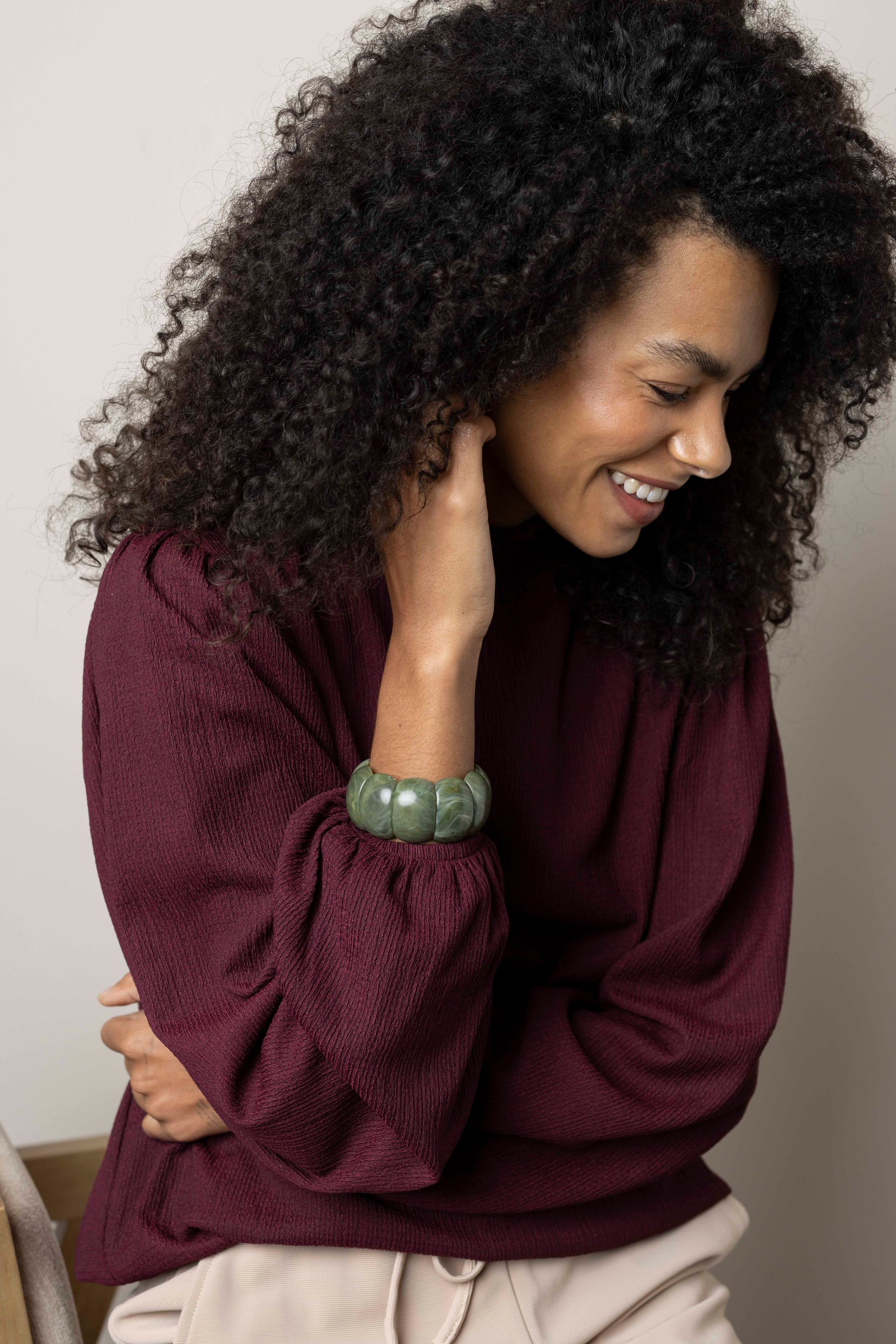 Norah Groene brede armband met glanzende kralen green melange 218426-550-ONE