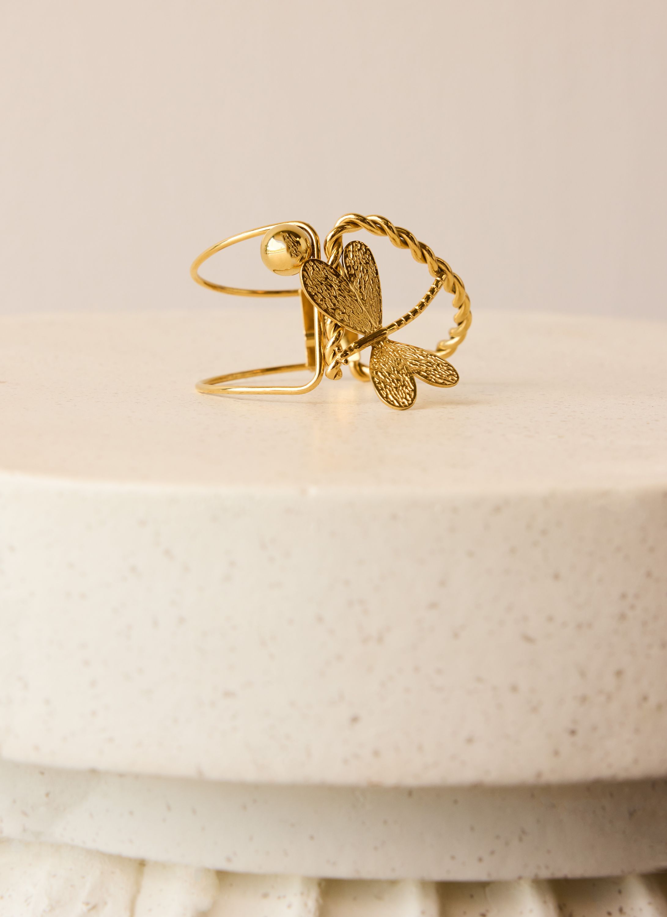 Norah Goudkleurige bange armband met libelle gold 218454-199