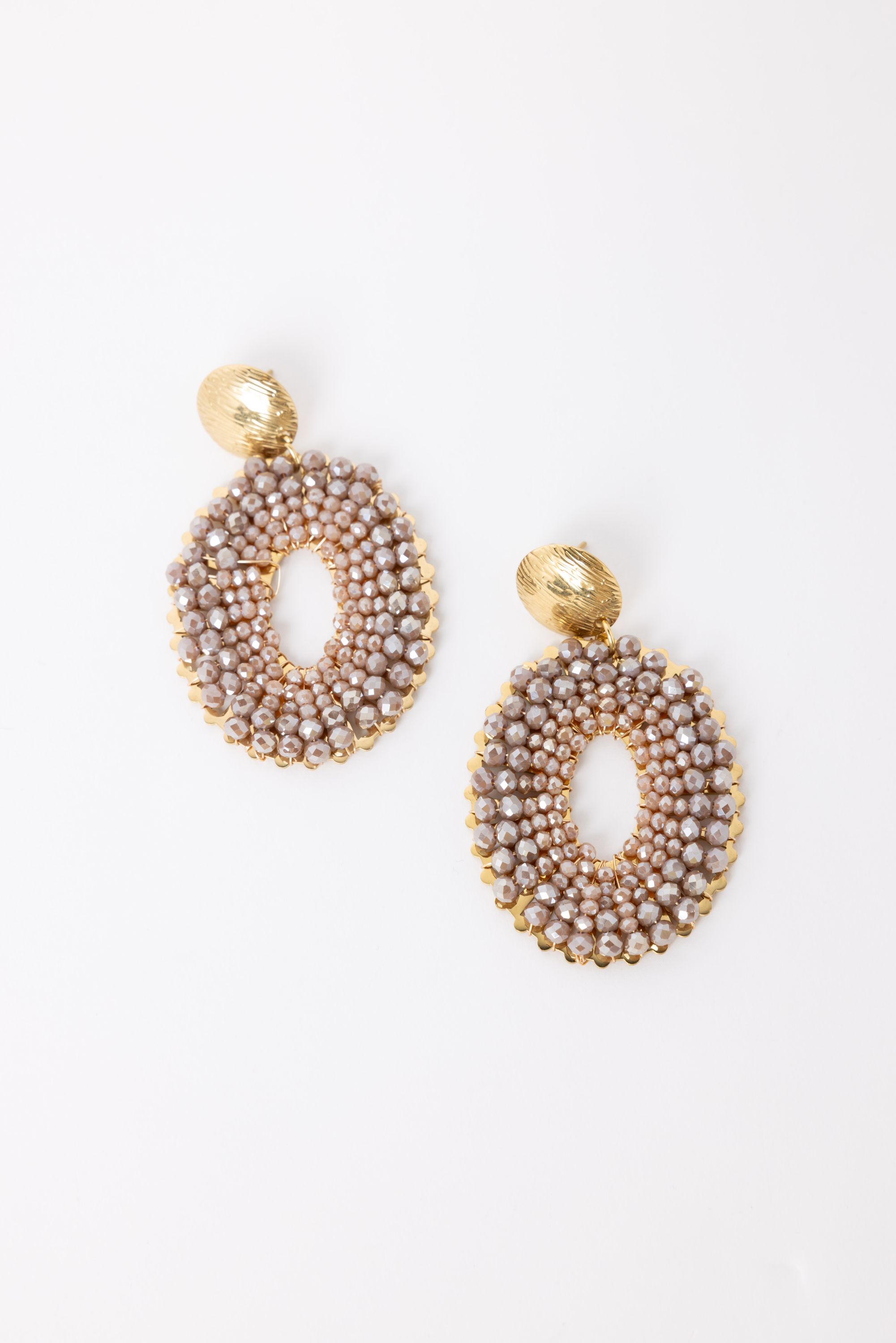 Norah Goudkleurige oorbellen met taupe kralen gold multicolor 218506-198-ONE