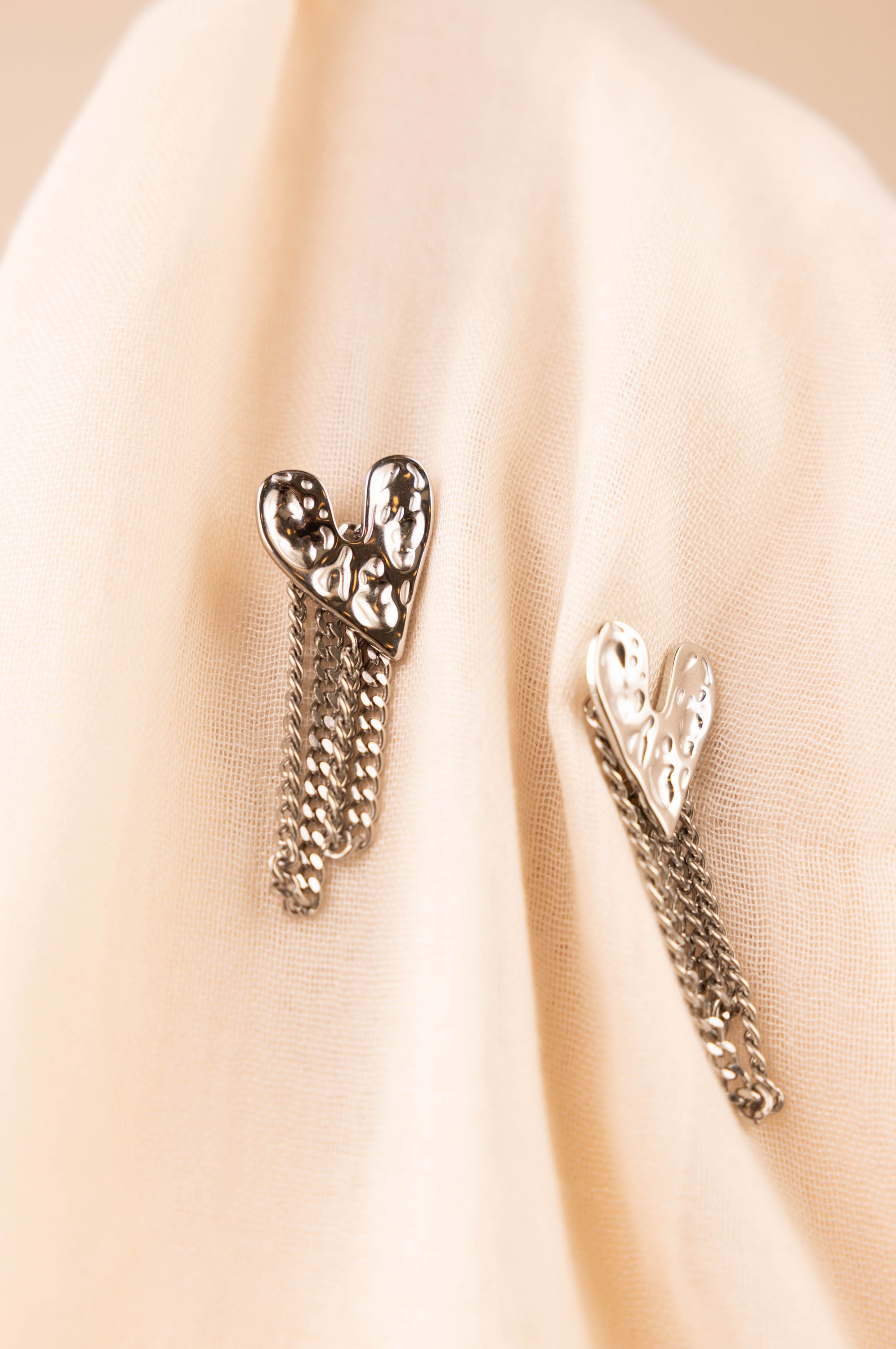 Norah Zilverkleurige hartjes oorbellen silver 218509-099-ONE