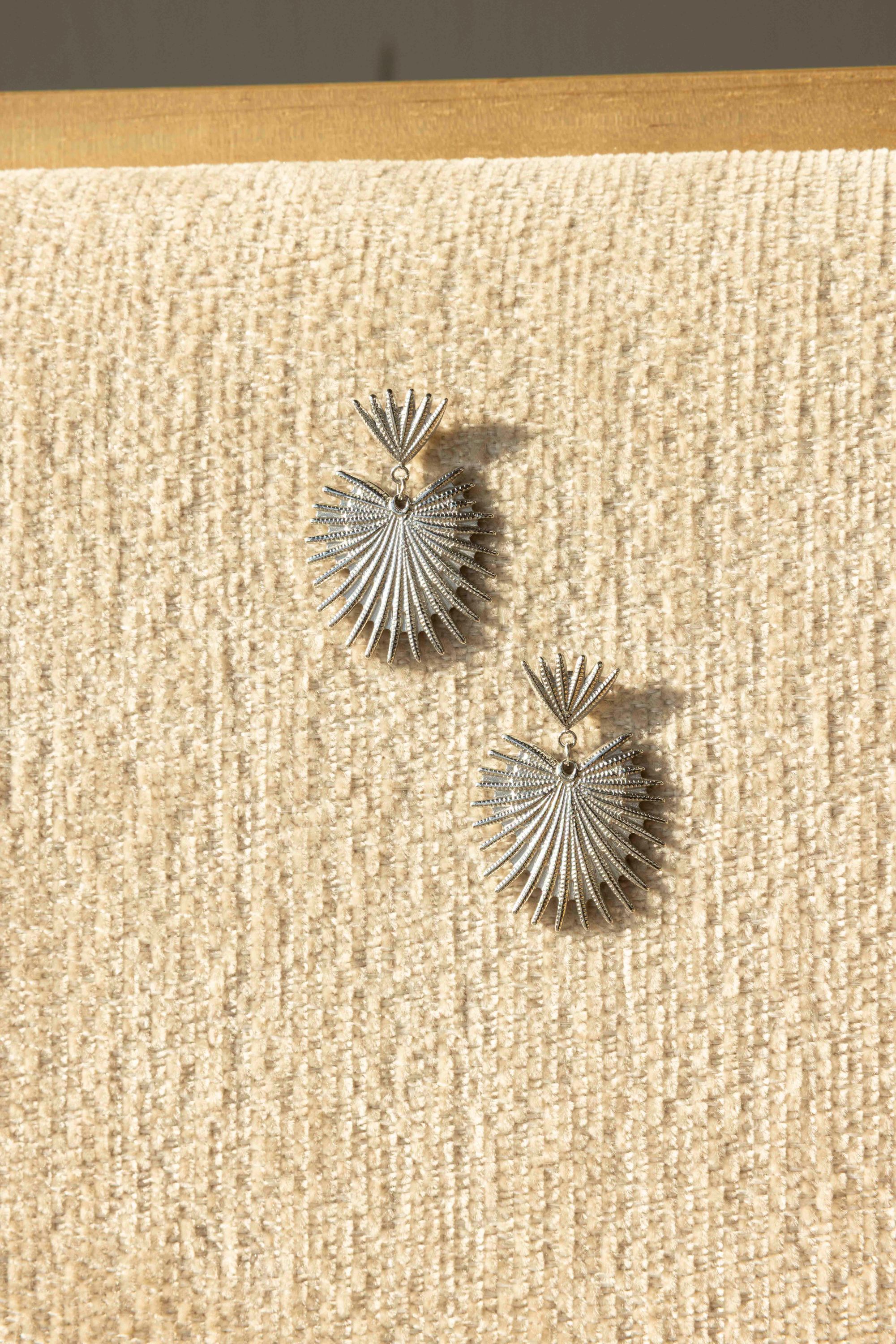 Norah Zilverkleurige oorbellen met bladdesgin silver 218513-099-ONE