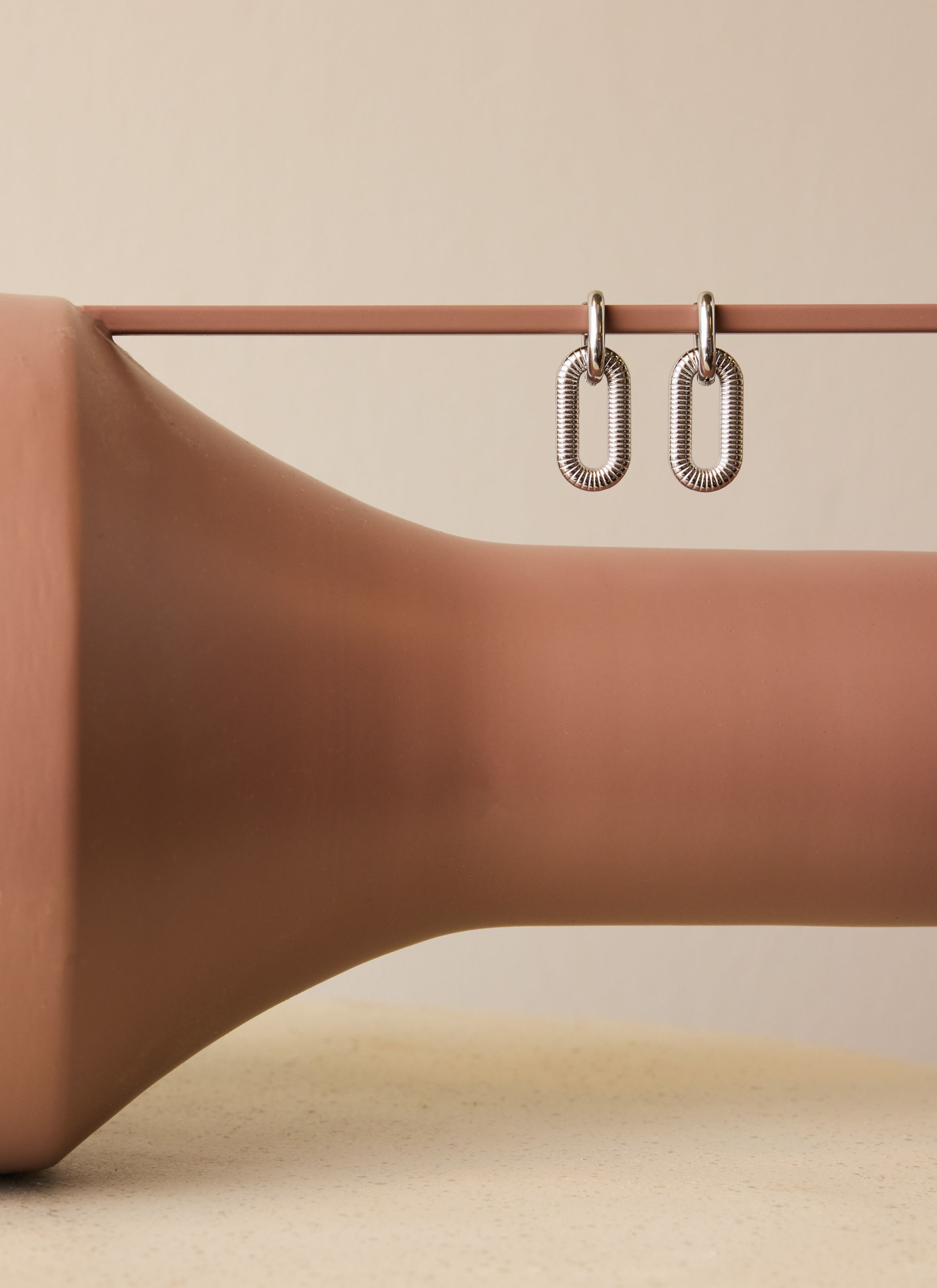 Norah Zilverkleurige ovale oorbellen silver 218515-099