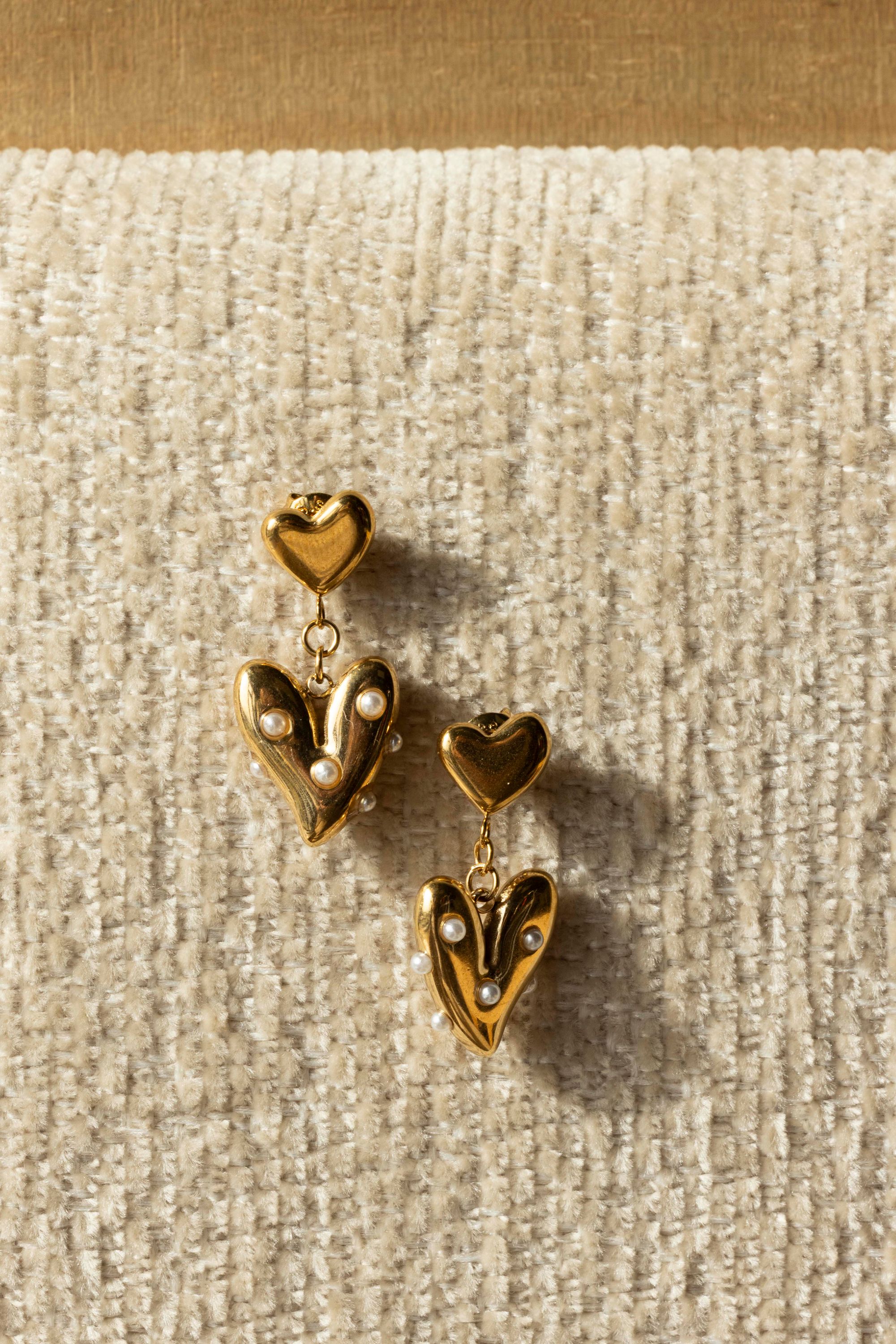 Norah Goudkleurige oorbellen met hartjes gold 218524-199-ONE