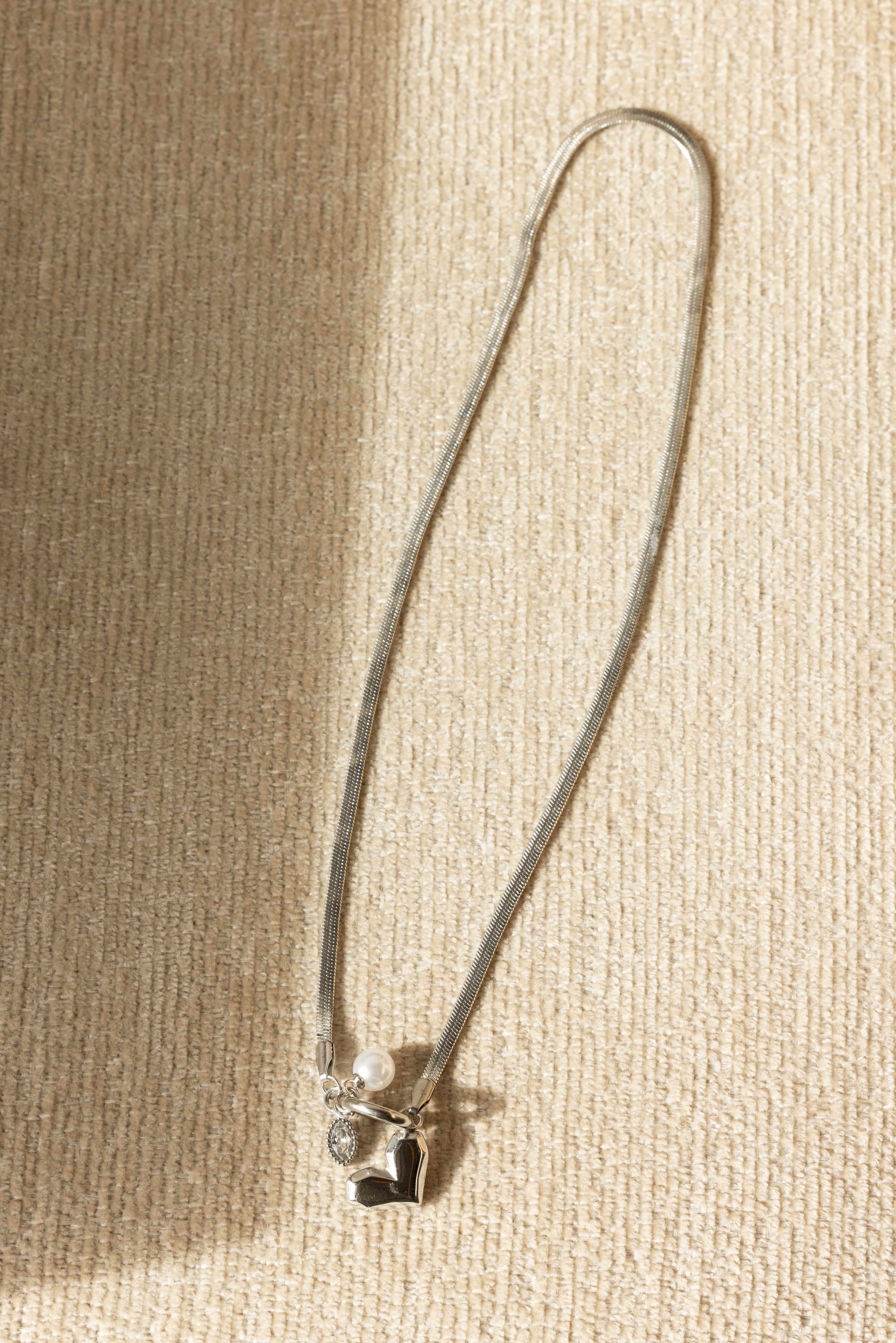 Norah Zilverkleurige ketting met hart silver 218604-099-ONE