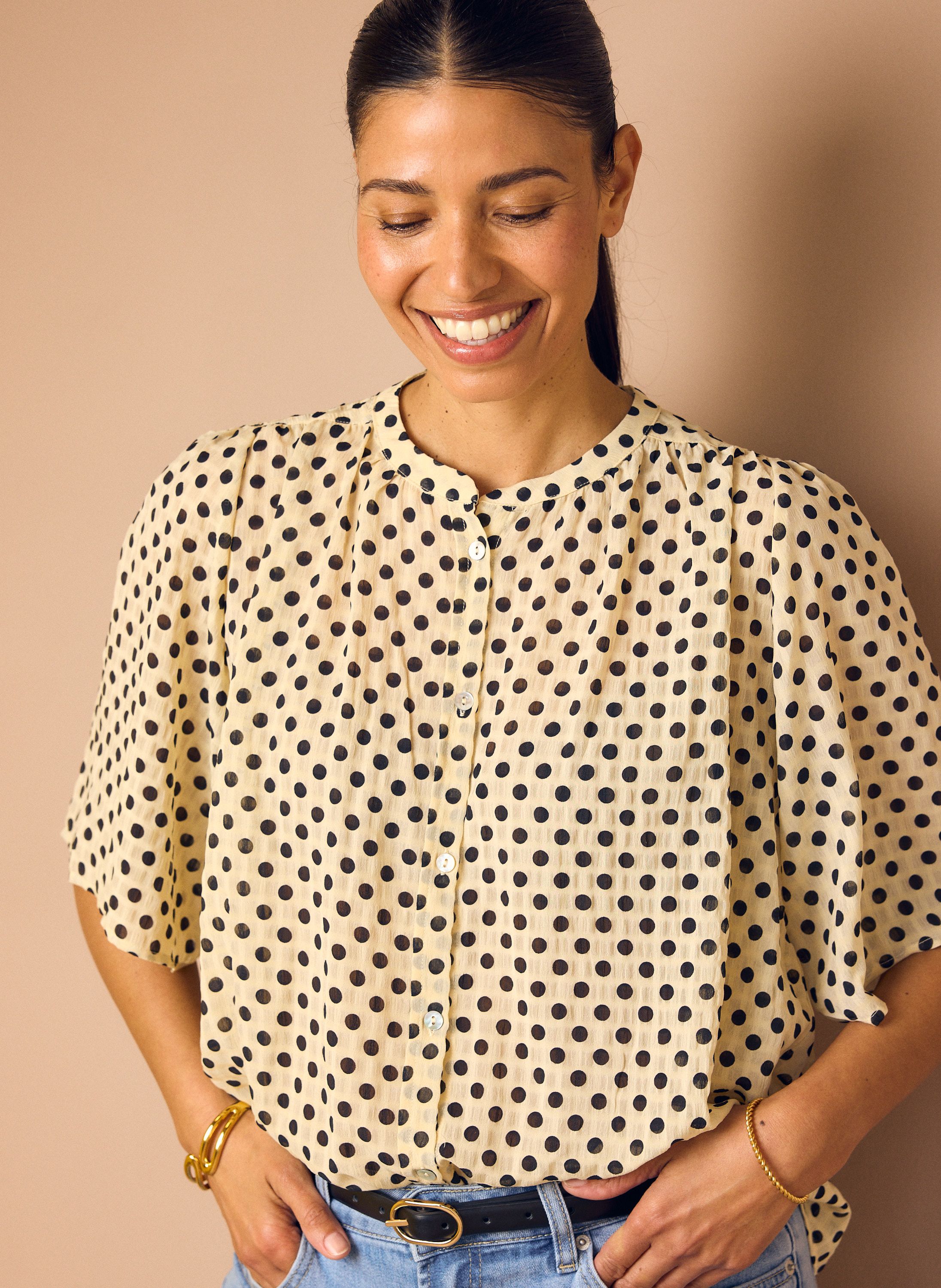 Ecru/zwarte plokadot blouse