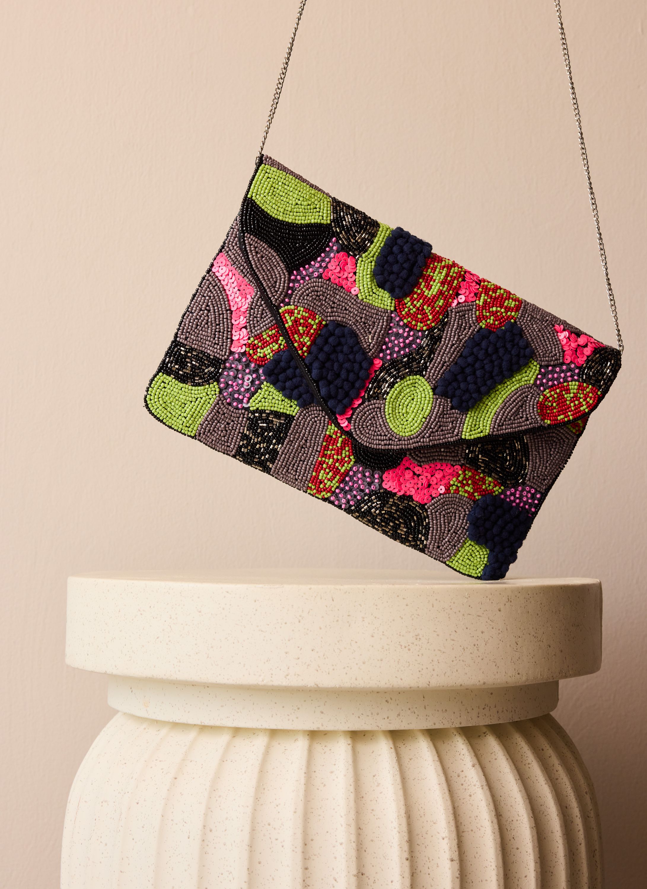 Norah Zwarte clutch met gekleurde kralen black multicolor 218750-020