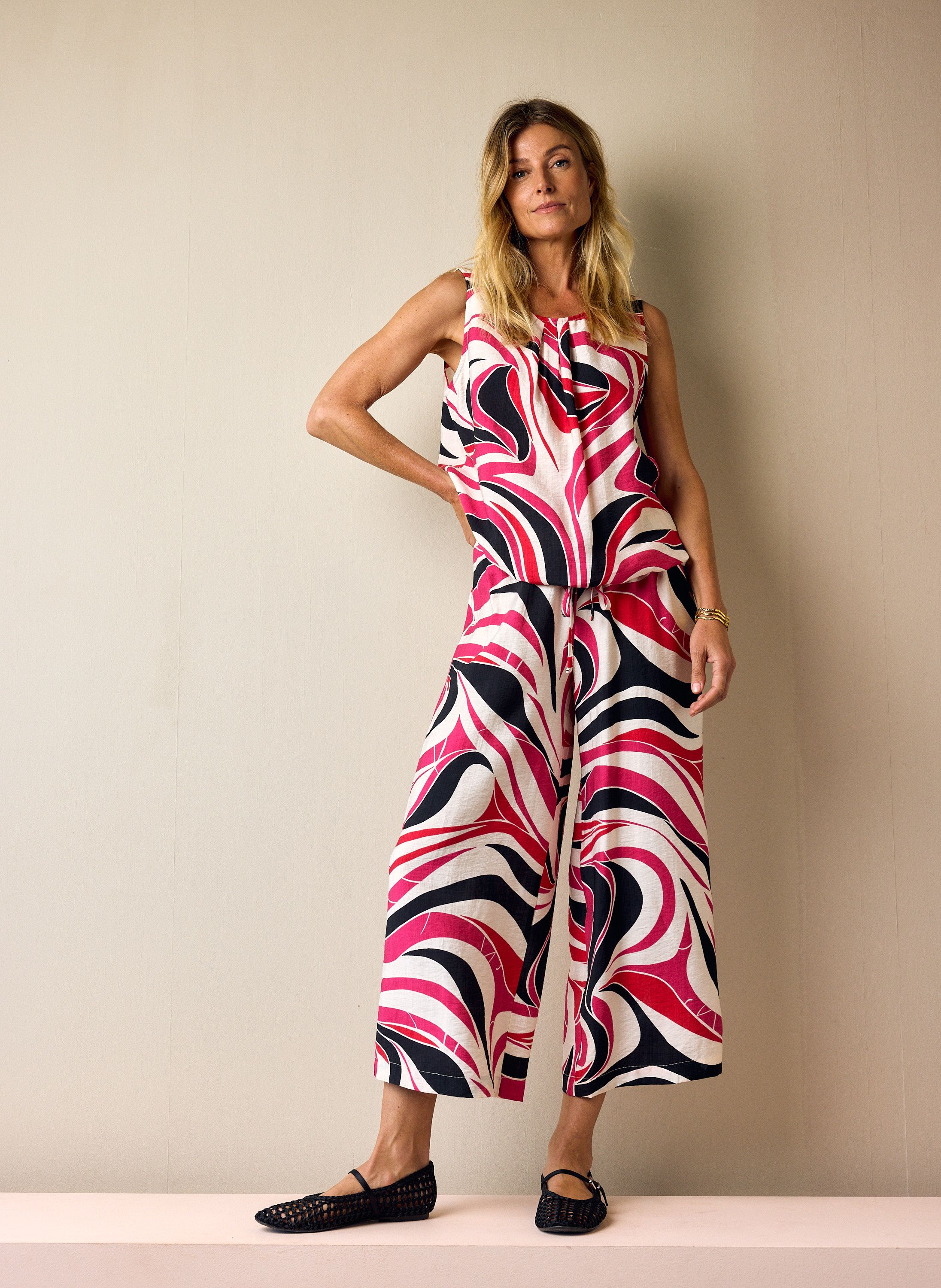 Norah Wide fit culotte broek | Roze | Grafische print red/pink 218996-639