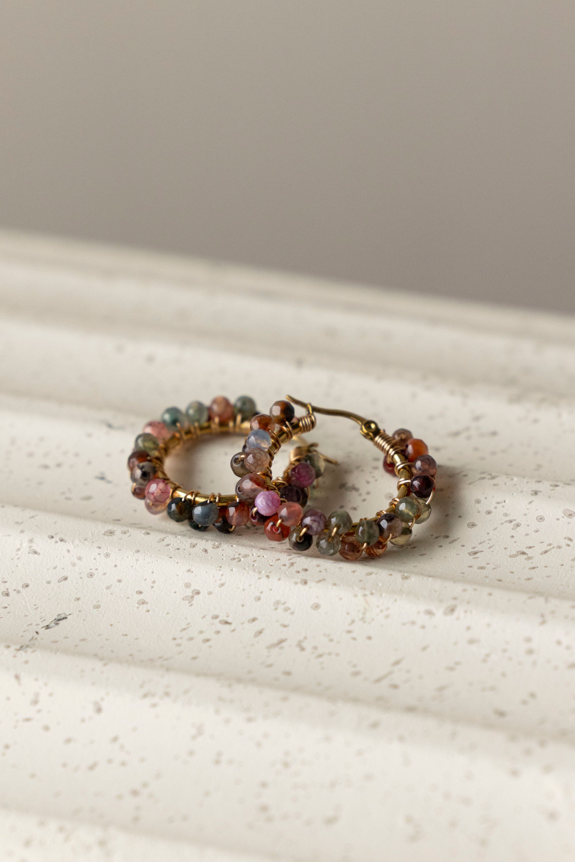 Norah Goudkleurige oorringen met gekleurde kralen gold multicolor 219114-198-ONE