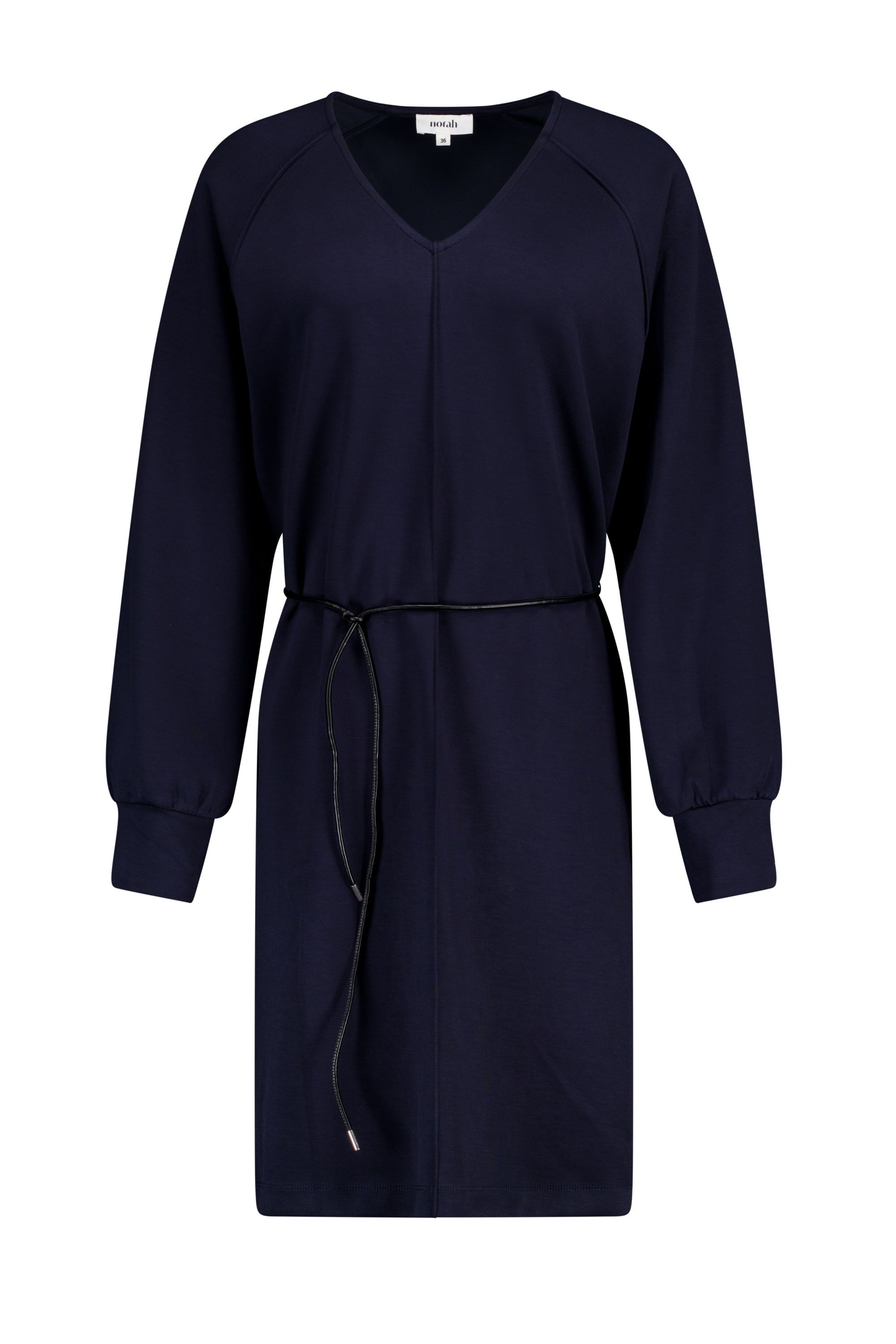 Norah Donkerblauwe midi jurk met V-hals dark blue 219386-499