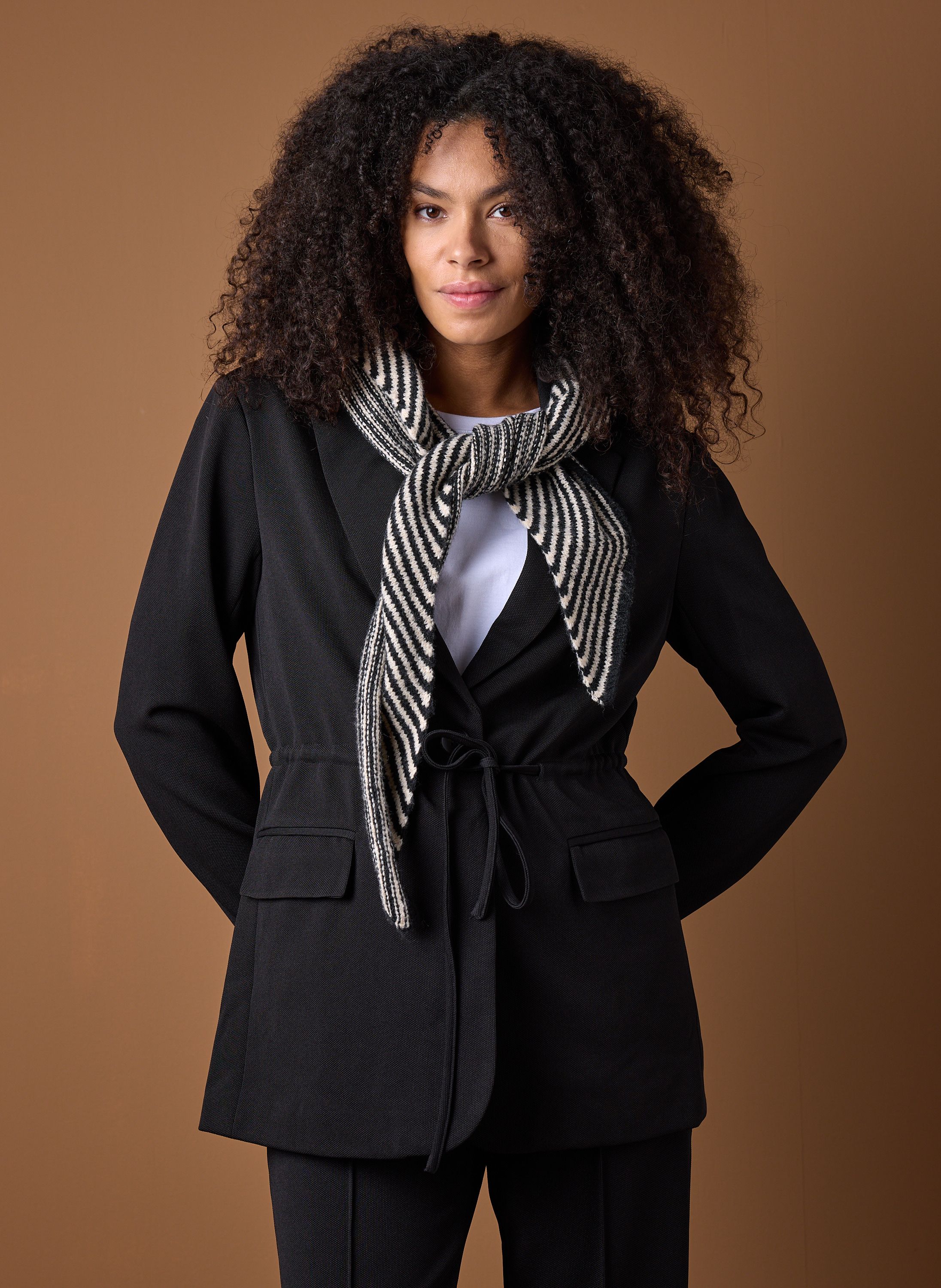Norah Zwarte blazer met strikkoord black 219479-001