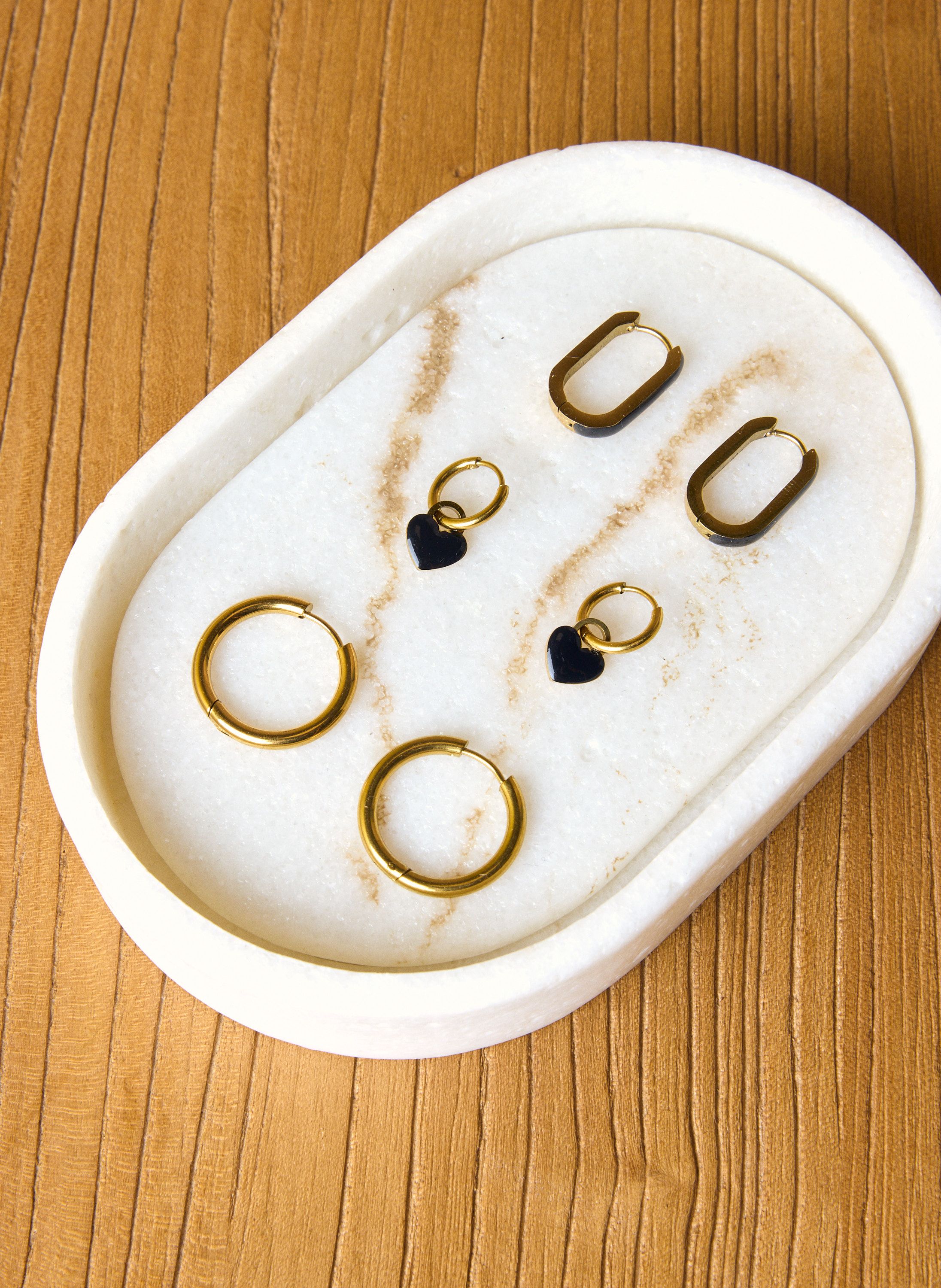 Norah Goudkleurige oorbellen set black/gold 220169-044