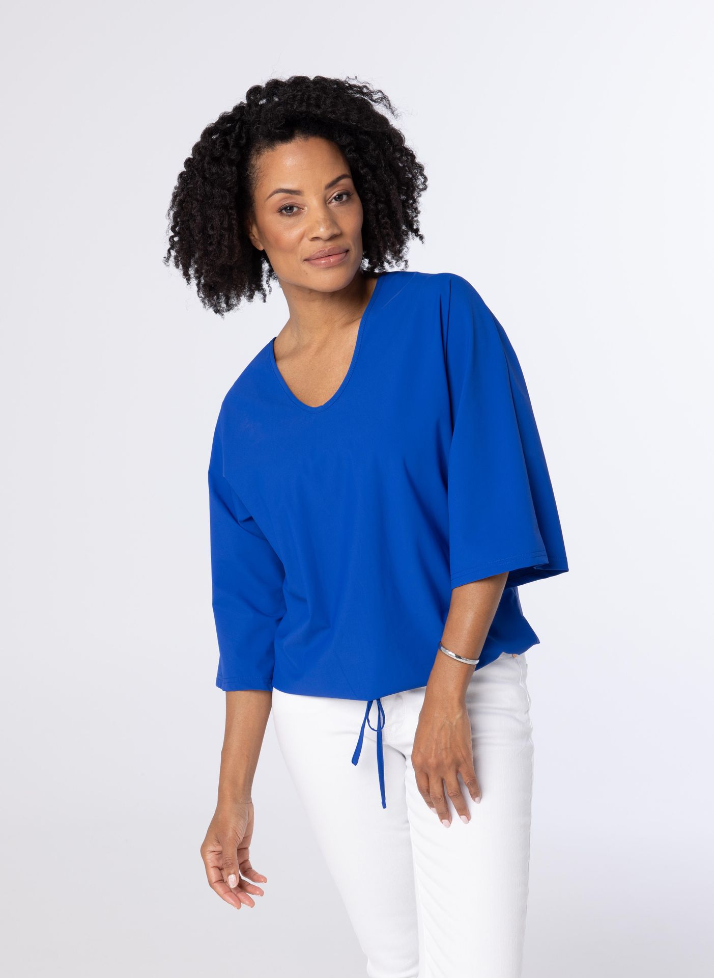 Norah Blauw shirt van travelstof cobalt 213469-468