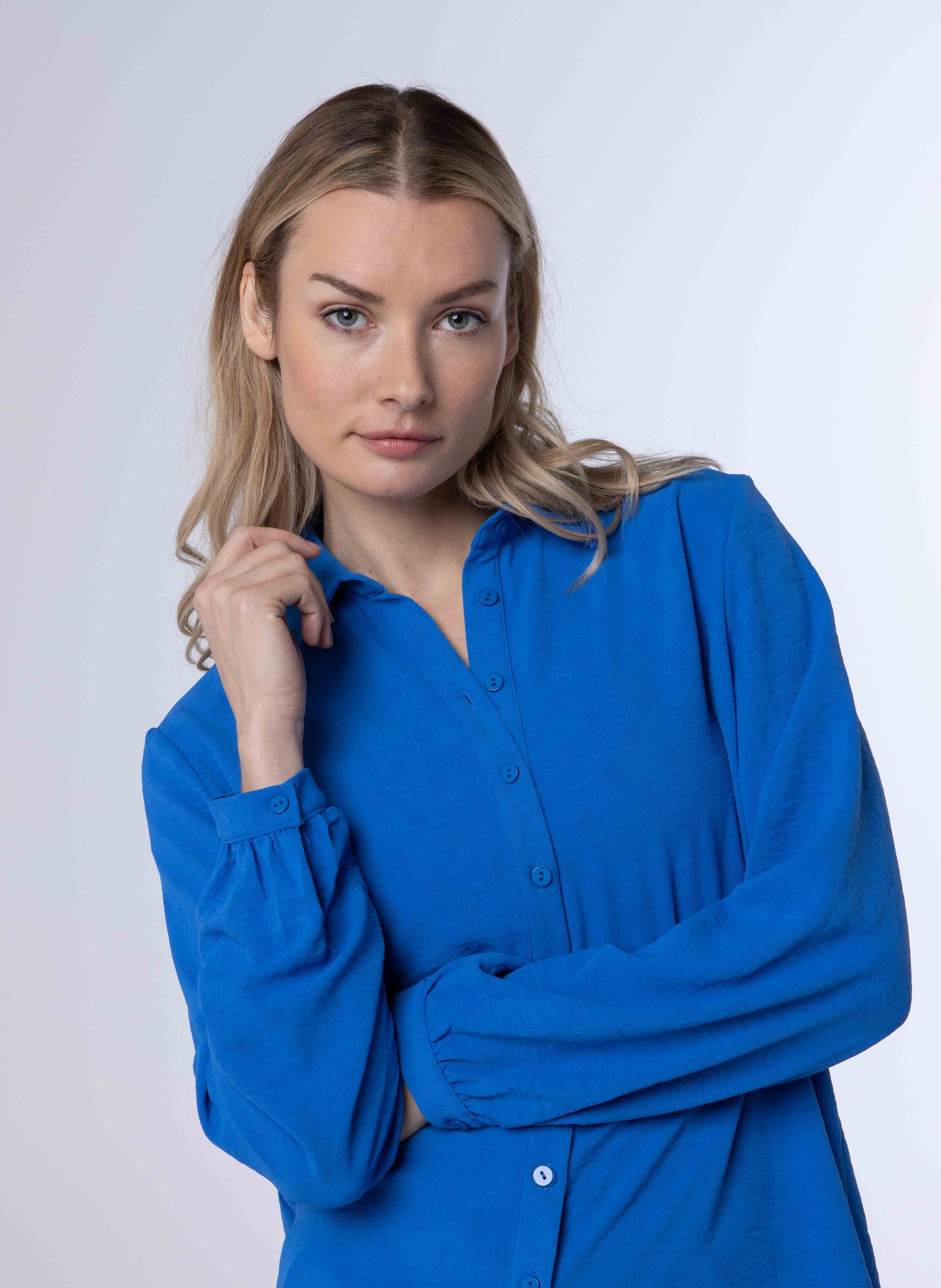 Norah Blauwe blouse met kraag cobalt 213114-468