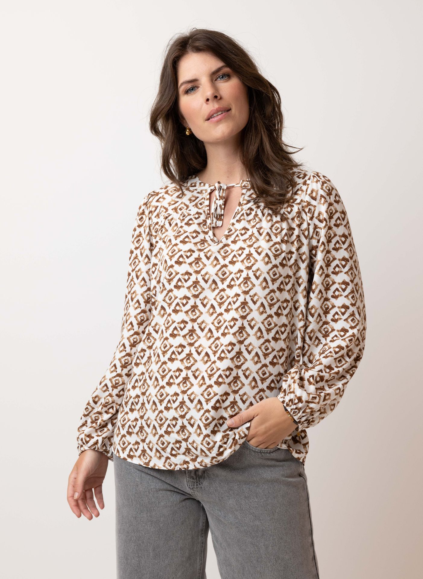 Norah Blouse met koordjes brown/white 213507-231