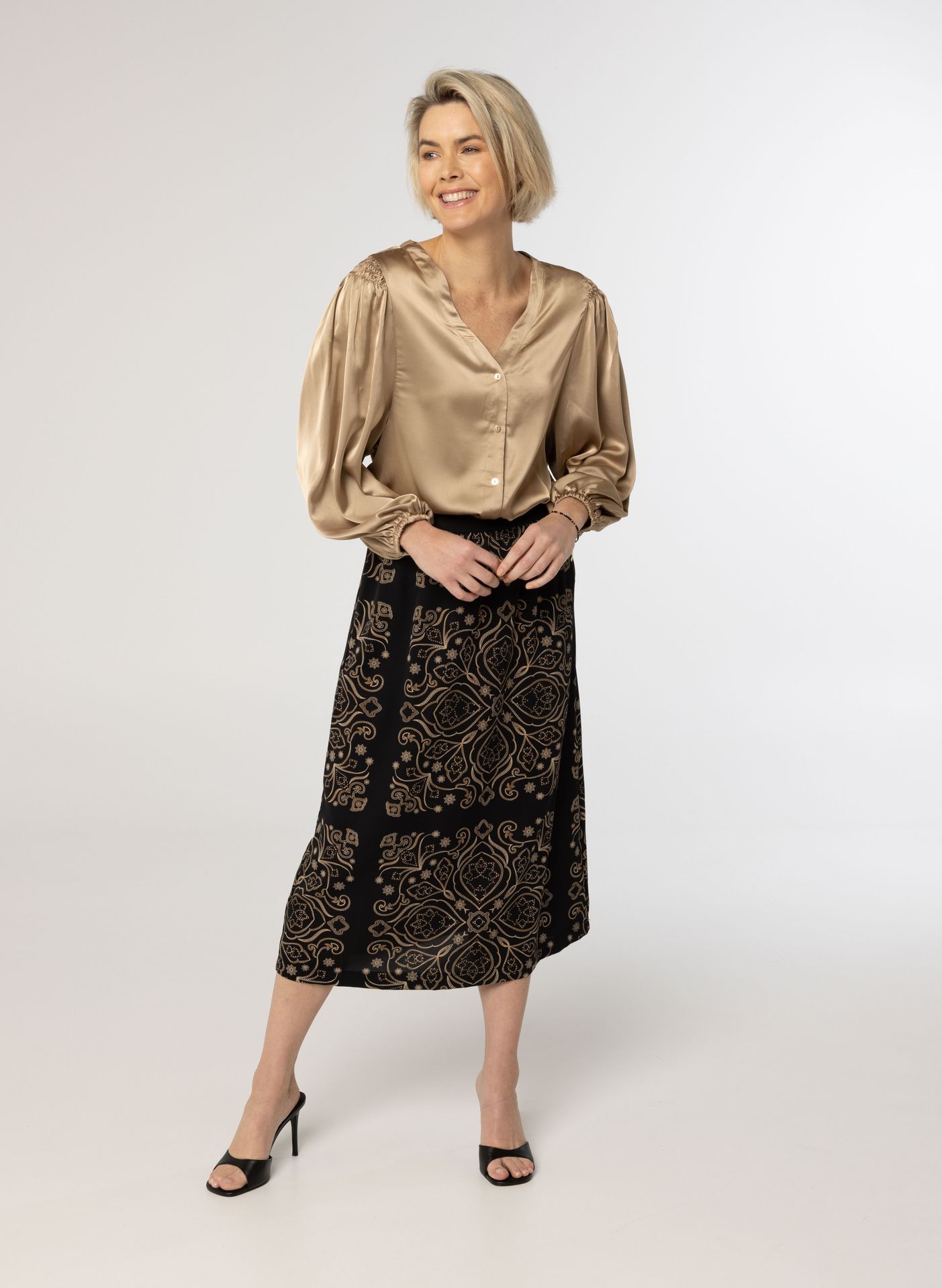 Norah Bronzen blouse met pofmouwen bronze 214267-310