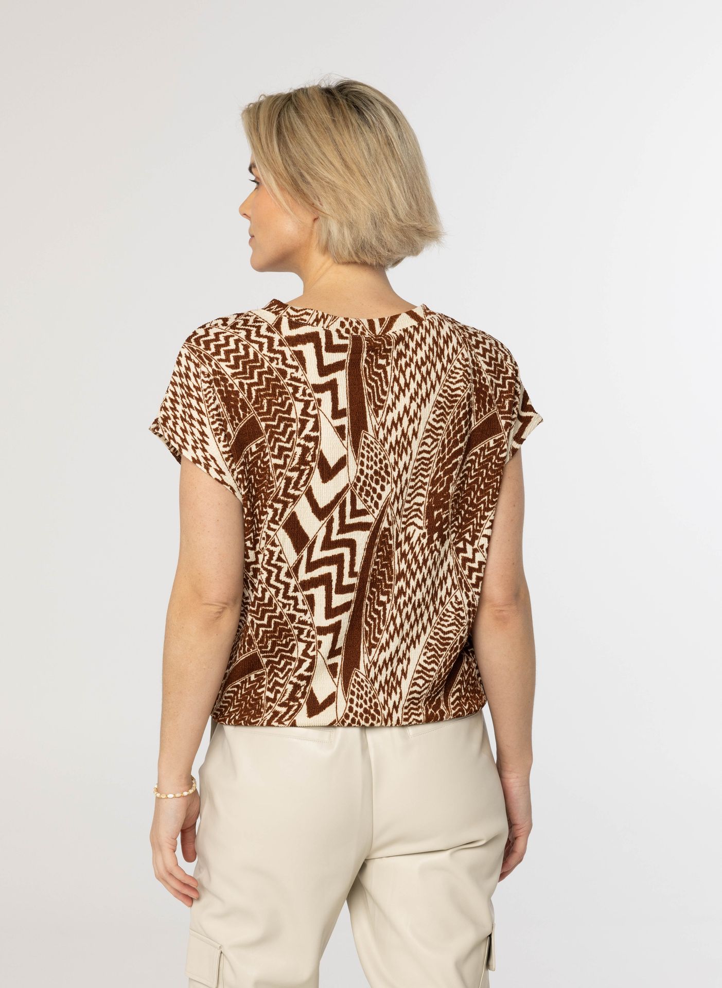 Norah Bruin shirt met grafische print Brown/Ecru 214066-241