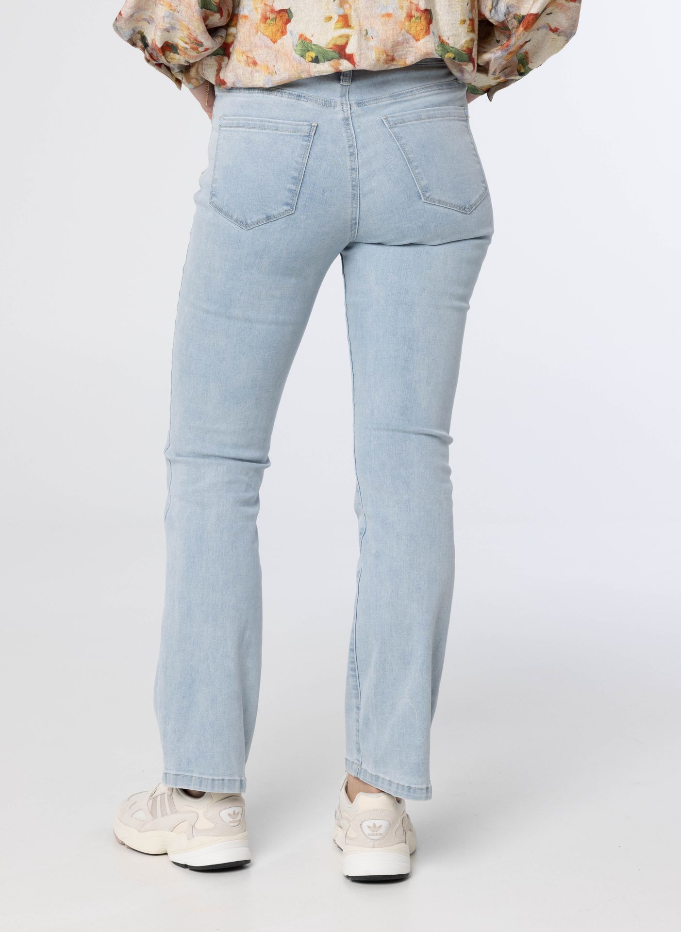 Norah Lichtblauwe rechte denim jeans light blue 213480-401