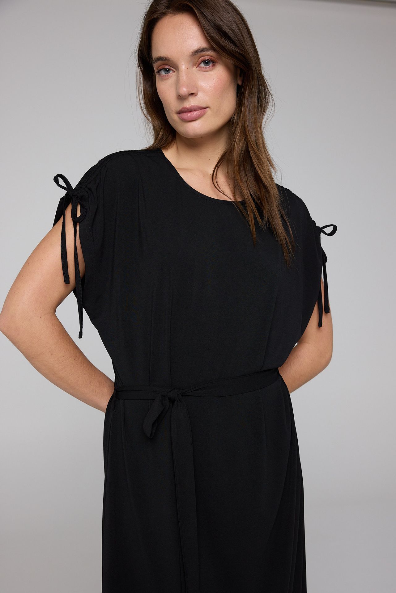 Norah Midi jurk zwart met koordjes black 212719-001