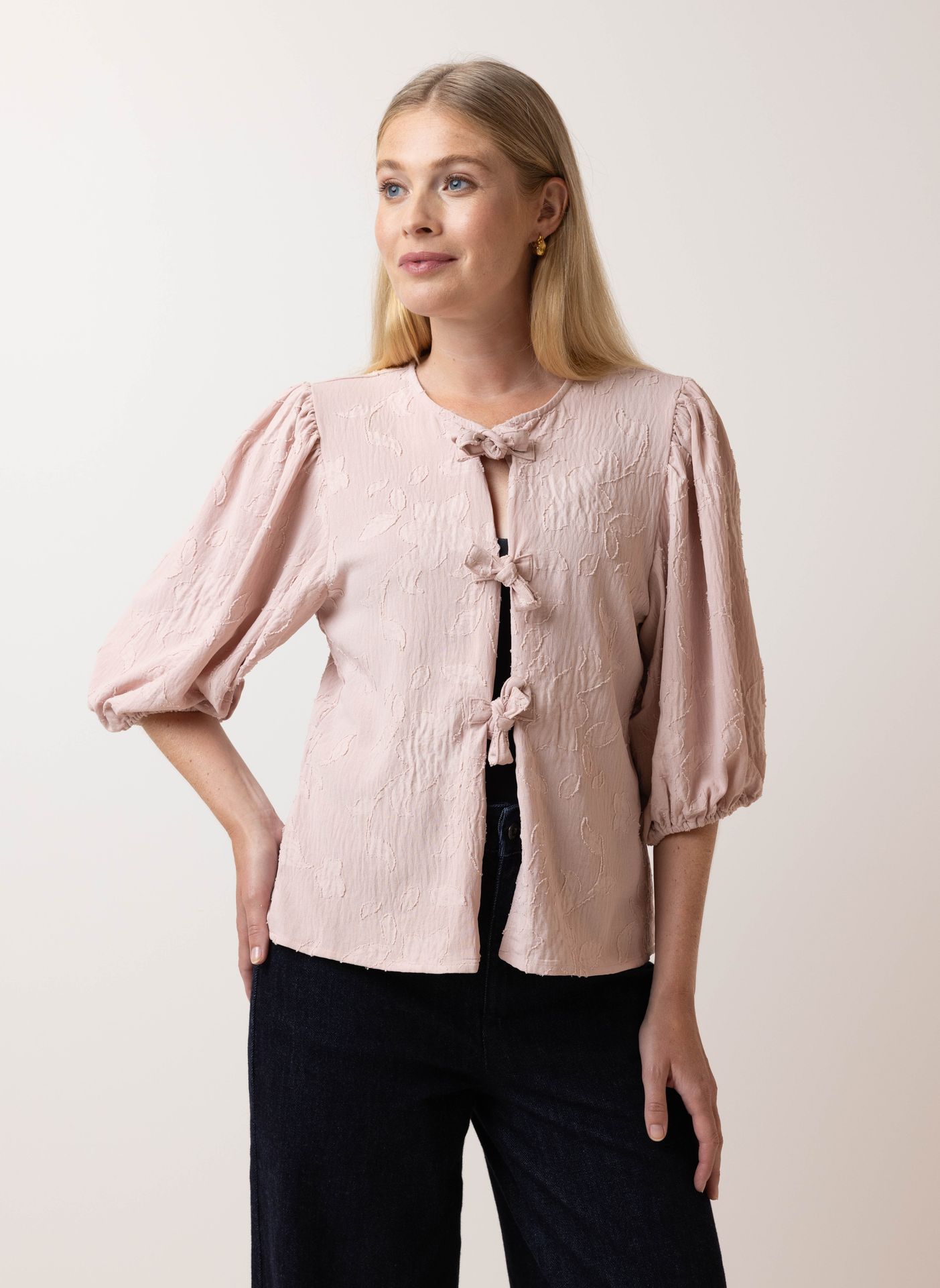 Norah Roze blouse met strikjes pastel rose 214750-903