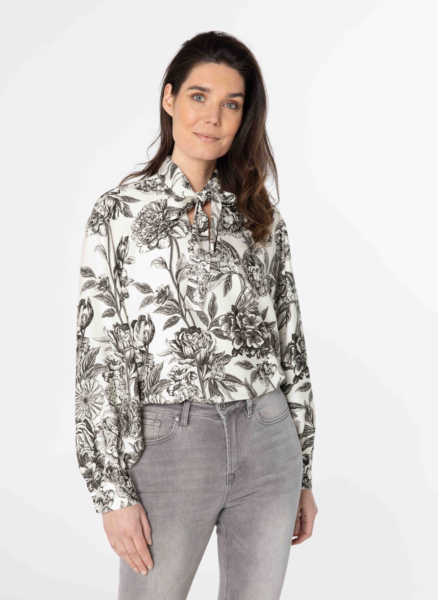 Norah Wit zwarte blouse met strikdetail white/black 214132-131