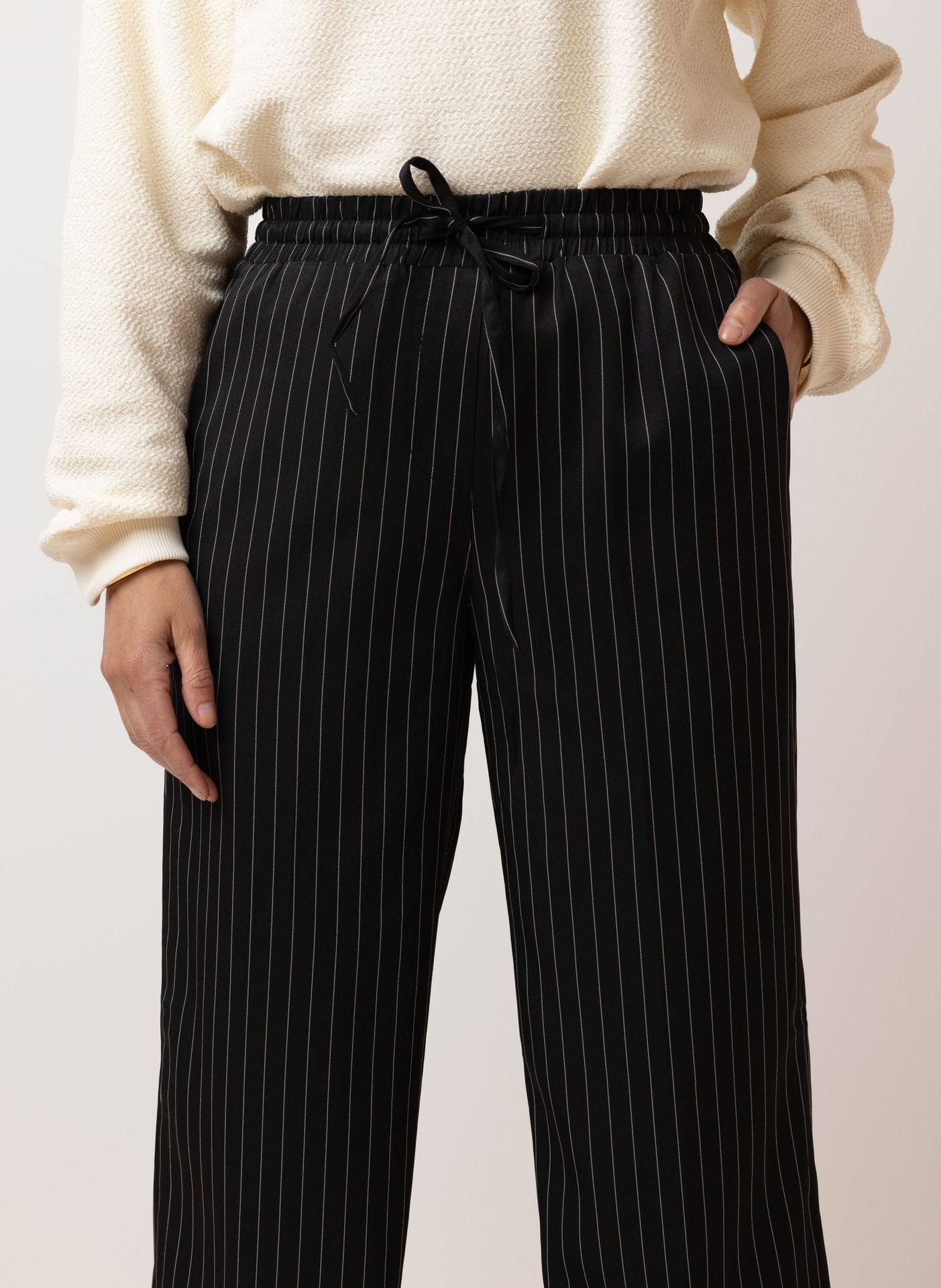 Norah Zwarte pantalon met krijtstreep black/white 214970-031