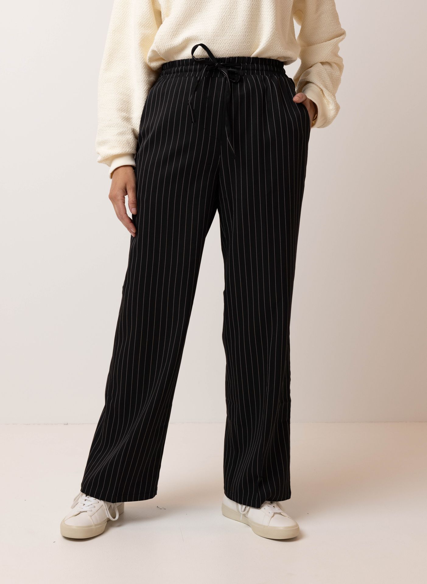 Norah Zwarte pantalon met krijtstreep black/white 214970-031